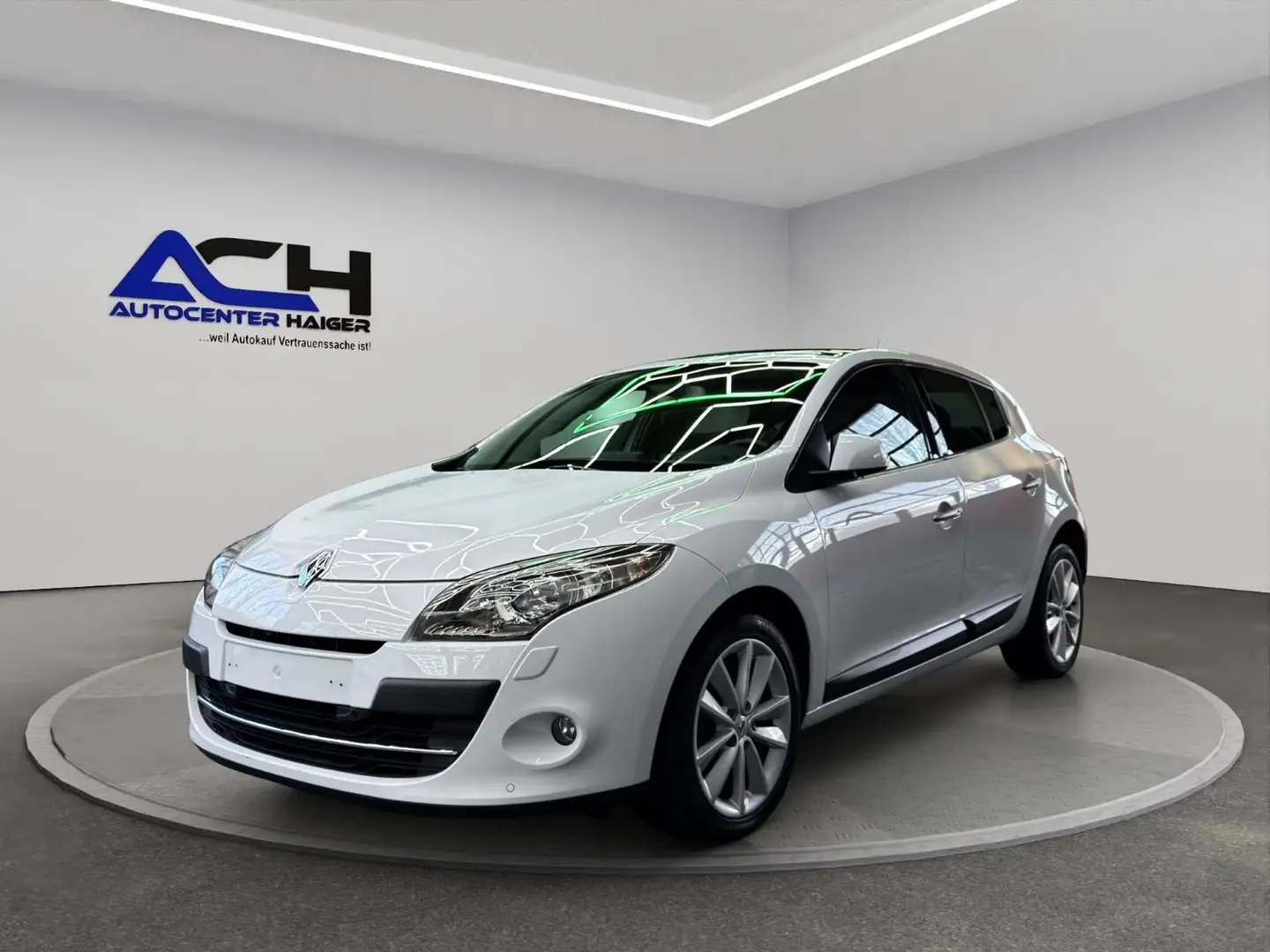 Renault Megane TCe130 Luxe Bose Edition PANO*SHZ*NAVI Weiß - 1