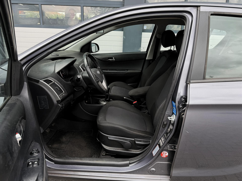 Hyundai i20 1.2I 86Pk, Apple/Carplay, 4 Nwe Banden, Trekhaak — photo 4