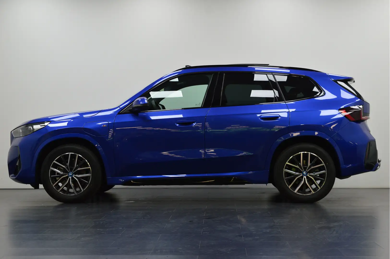 BMW X1 xDrive25e M Sport Automaat / Panoramadak / Trekhaa Blauw - 2