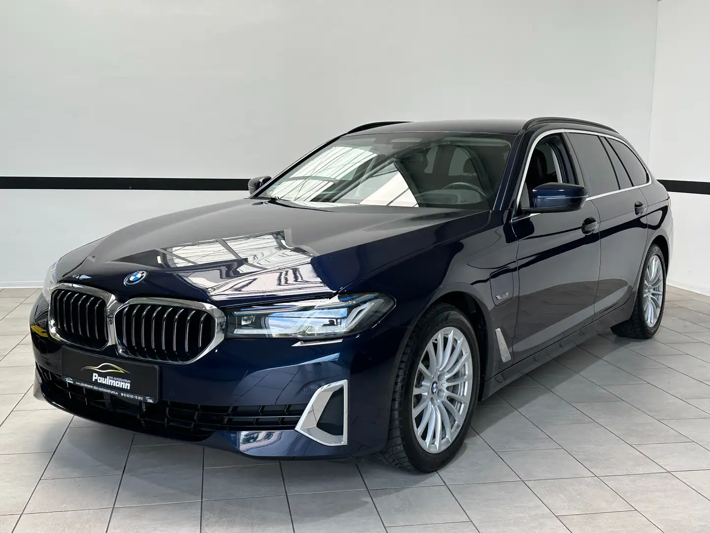 BMW 530 530e xDrive Touring Aut. Luxury Line Navi*Leder* Blauw - 1