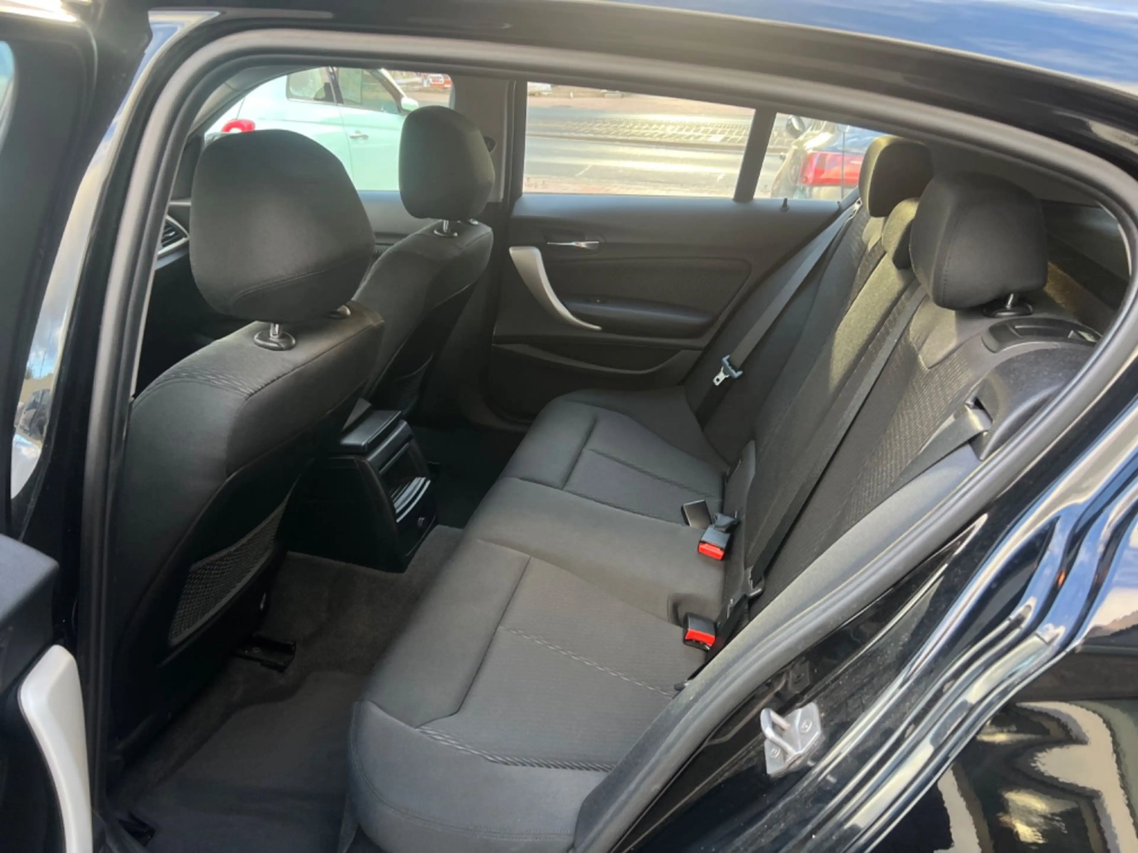 BMW 118 i 5-trg. Advantage~Automatik~Euro6~18.Zoll — photo 12
