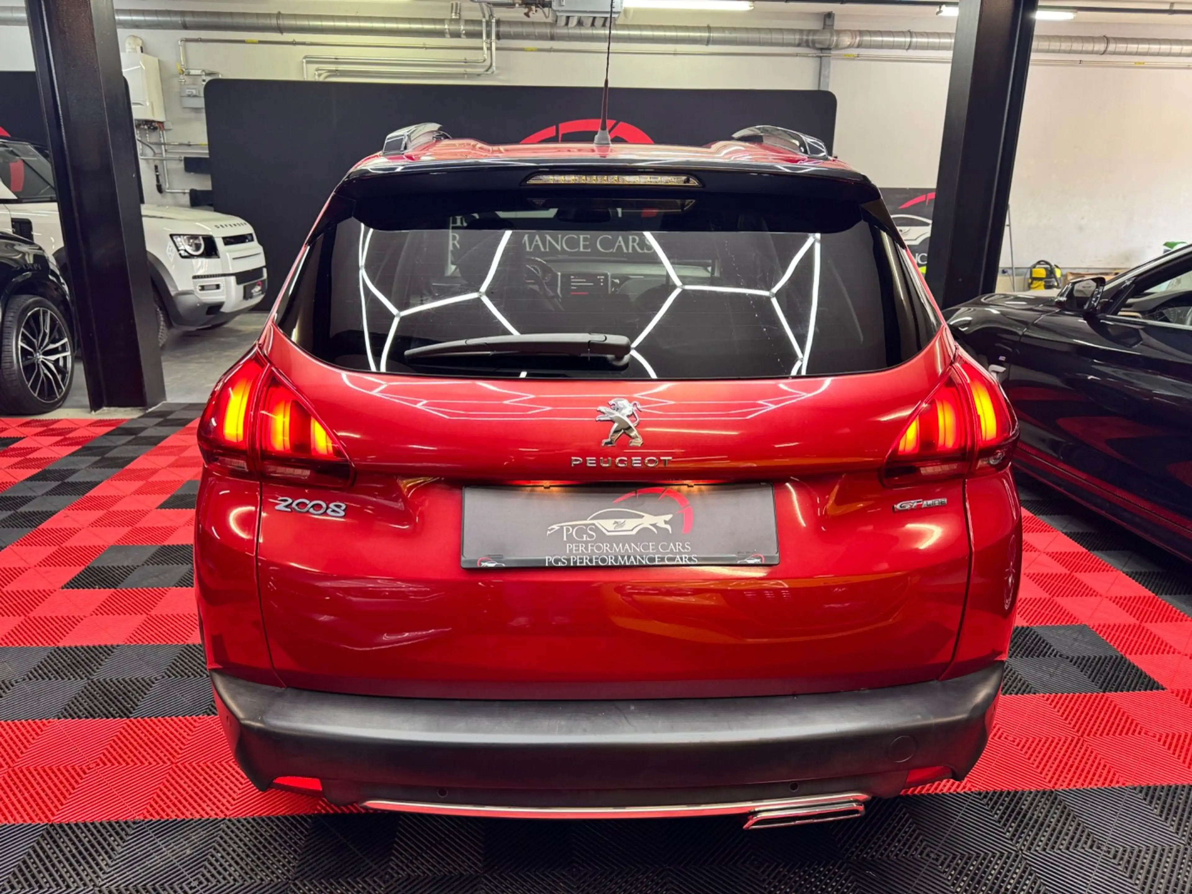Peugeot 2008 1,2 PureTech 130 — photo 5