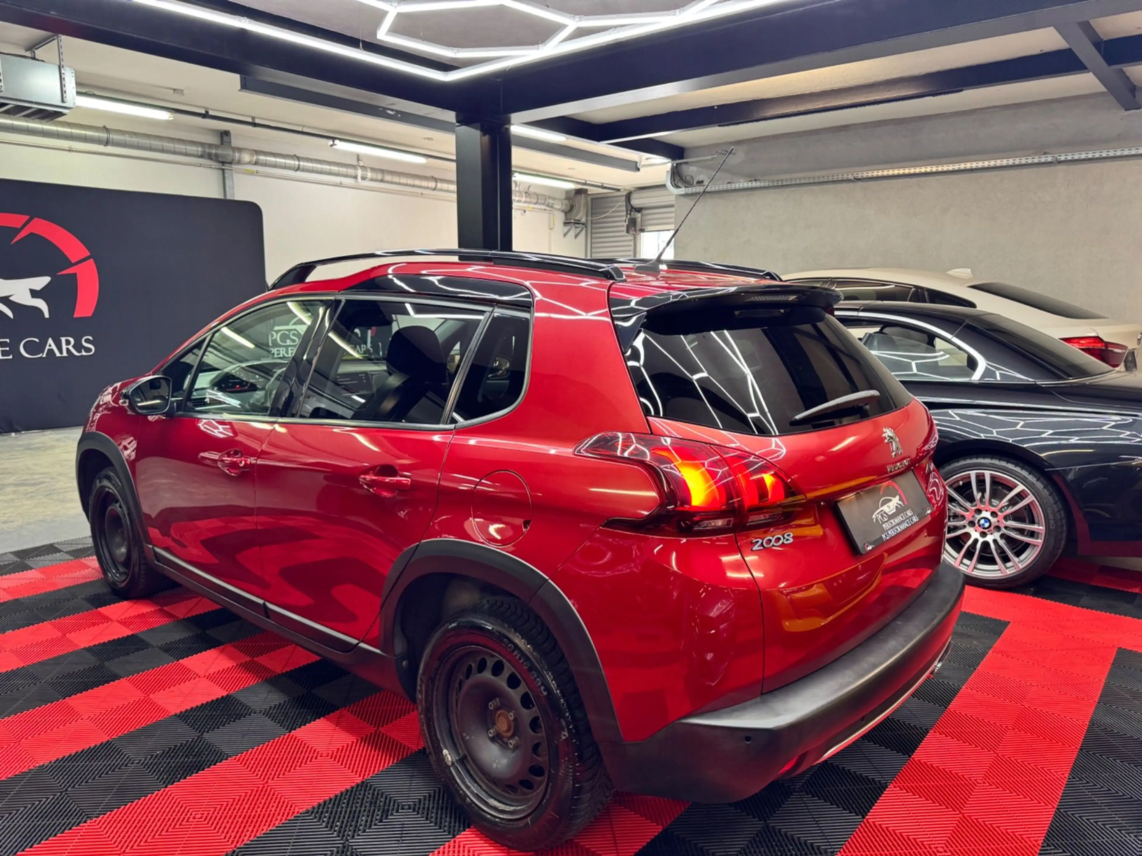 Peugeot 2008 1,2 PureTech 130 — photo 4