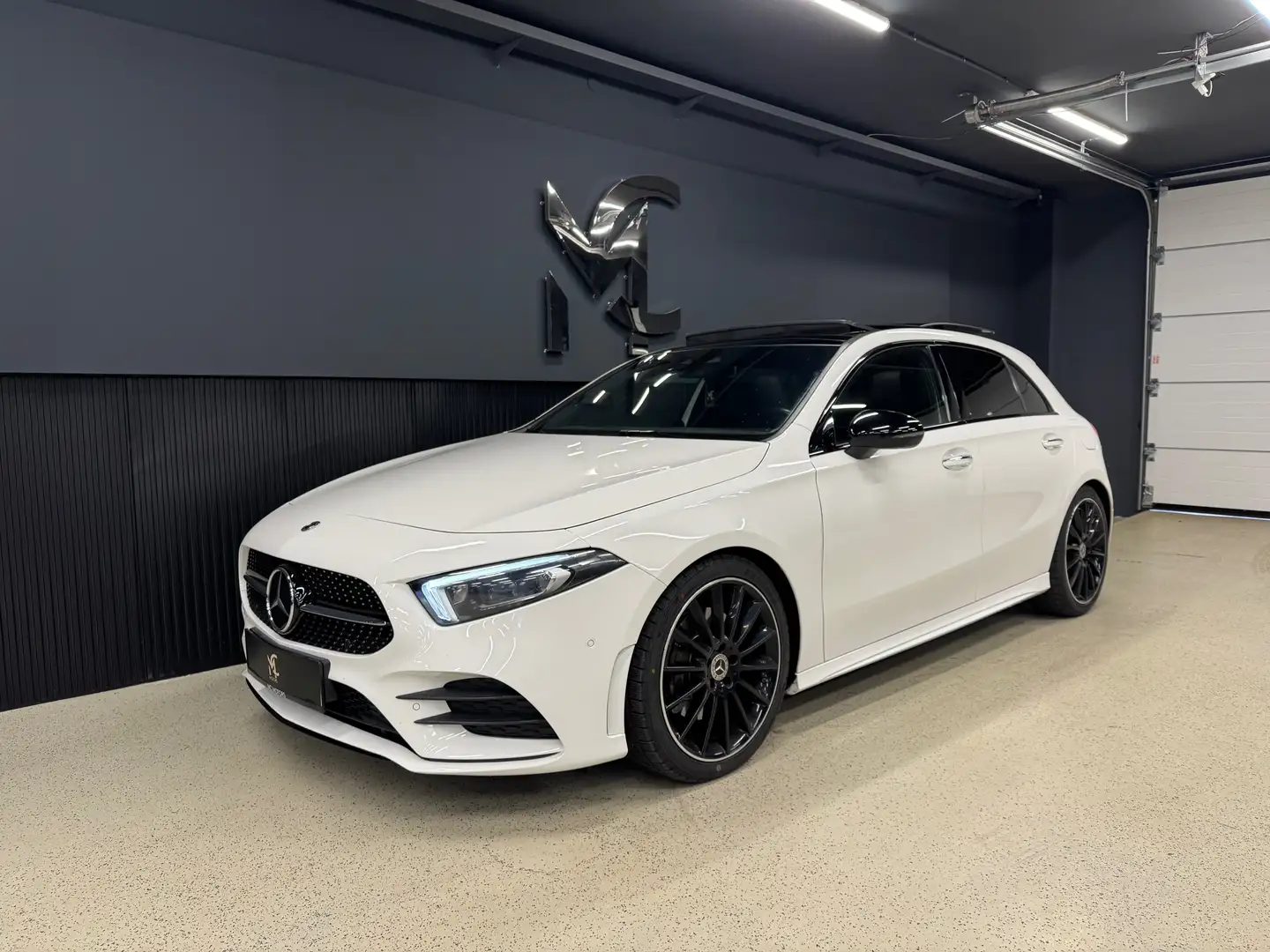 Mercedes-Benz A 220 A 220`4-MATIC`AMG`PANO`LED`AMBIENT`KAMERA`KEYLESS Weiß - 2