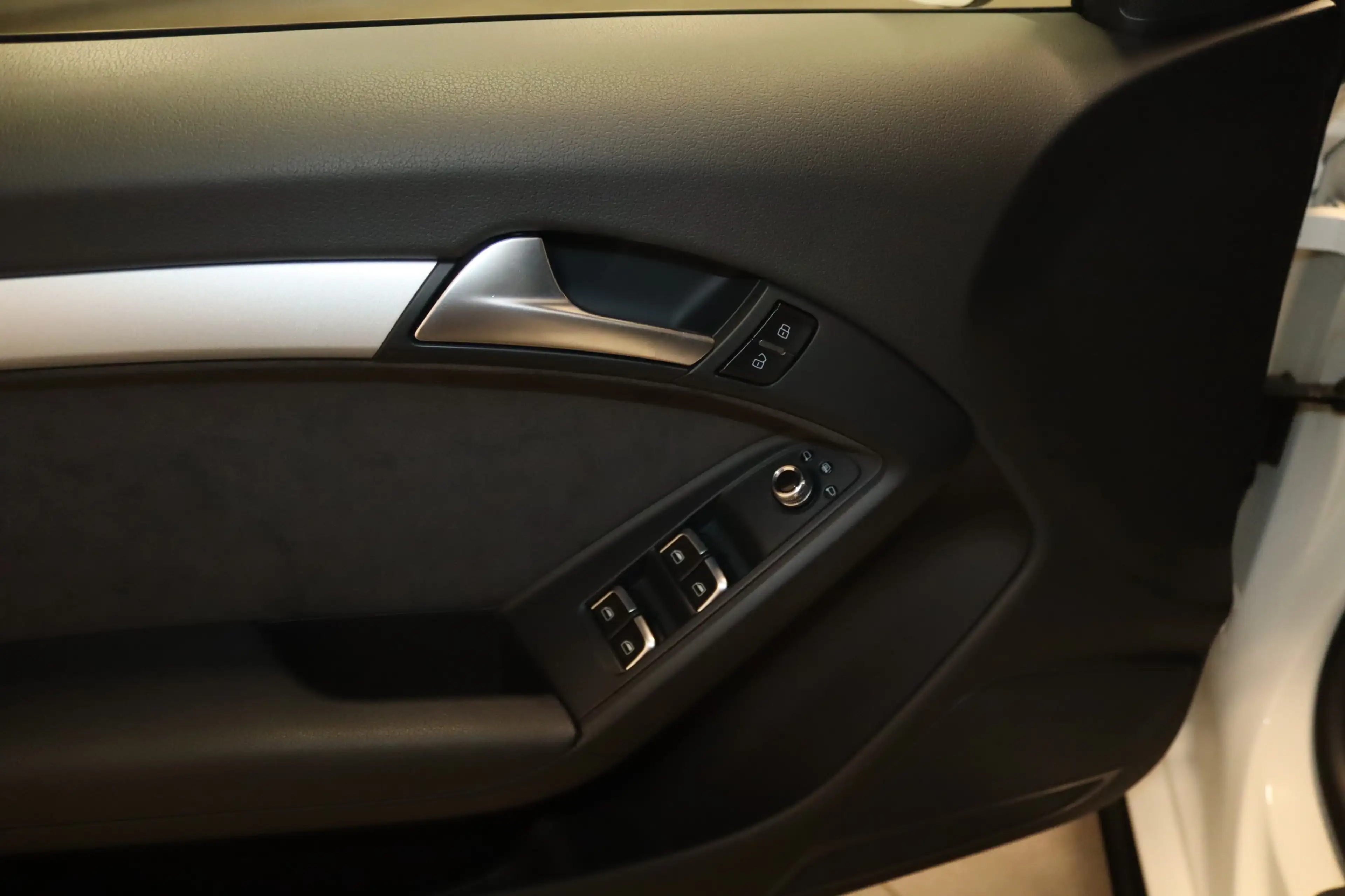 Audi A5 Cabrio 2.0 TDI qu. S-Line-Xenon-AHK-SHZ-PDC — photo 12