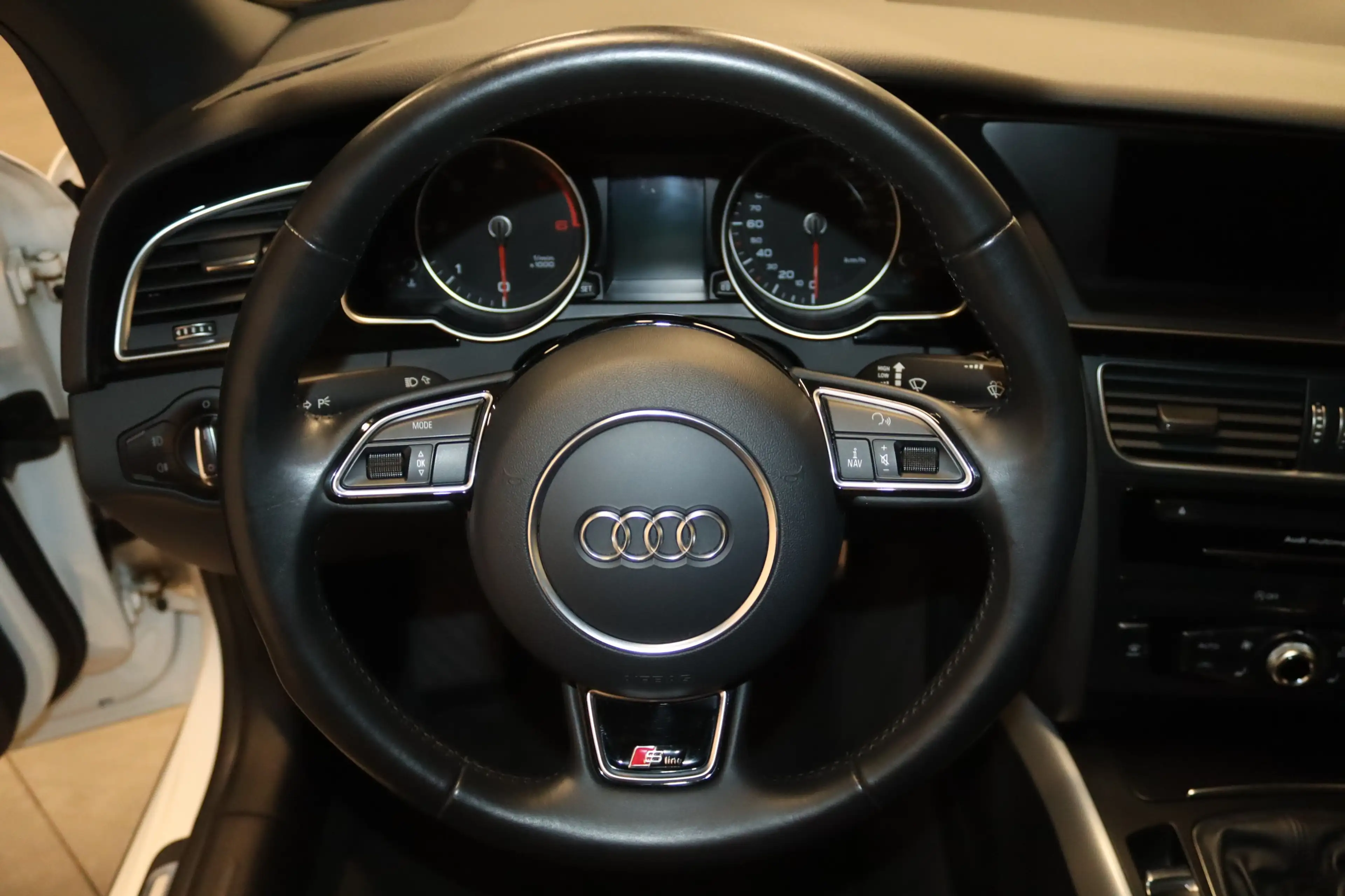 Audi A5 Cabrio 2.0 TDI qu. S-Line-Xenon-AHK-SHZ-PDC — photo 15