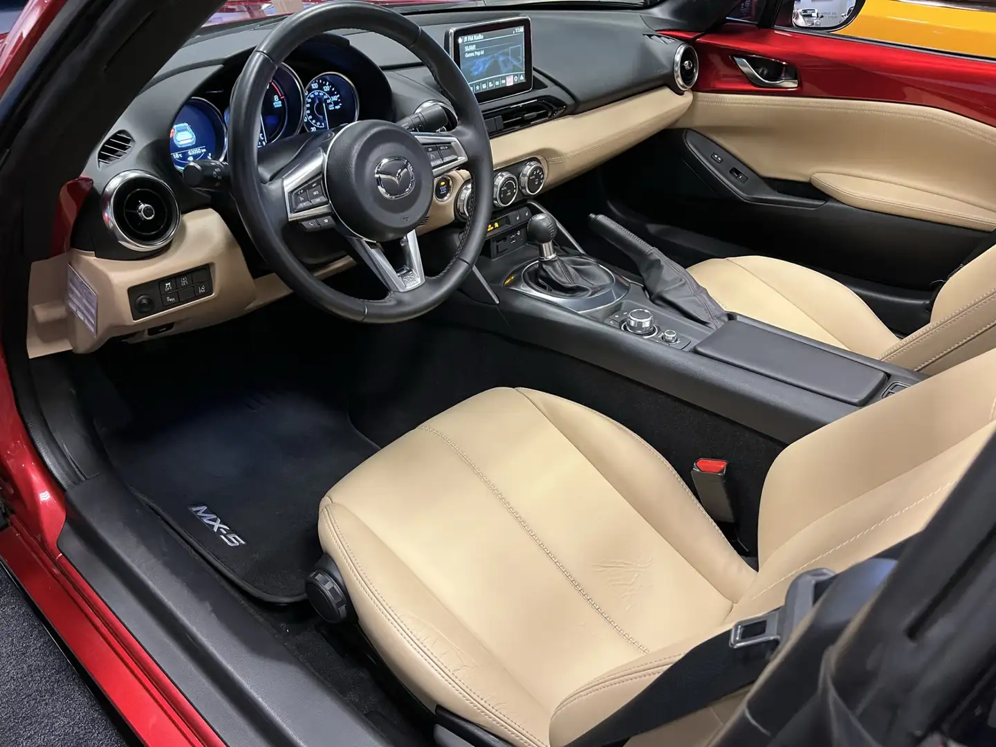 Mazda MX-5 ND RF 2.0 SkyActiv-G 160PK GT-Miata Bose Nappa Led Rouge - 2