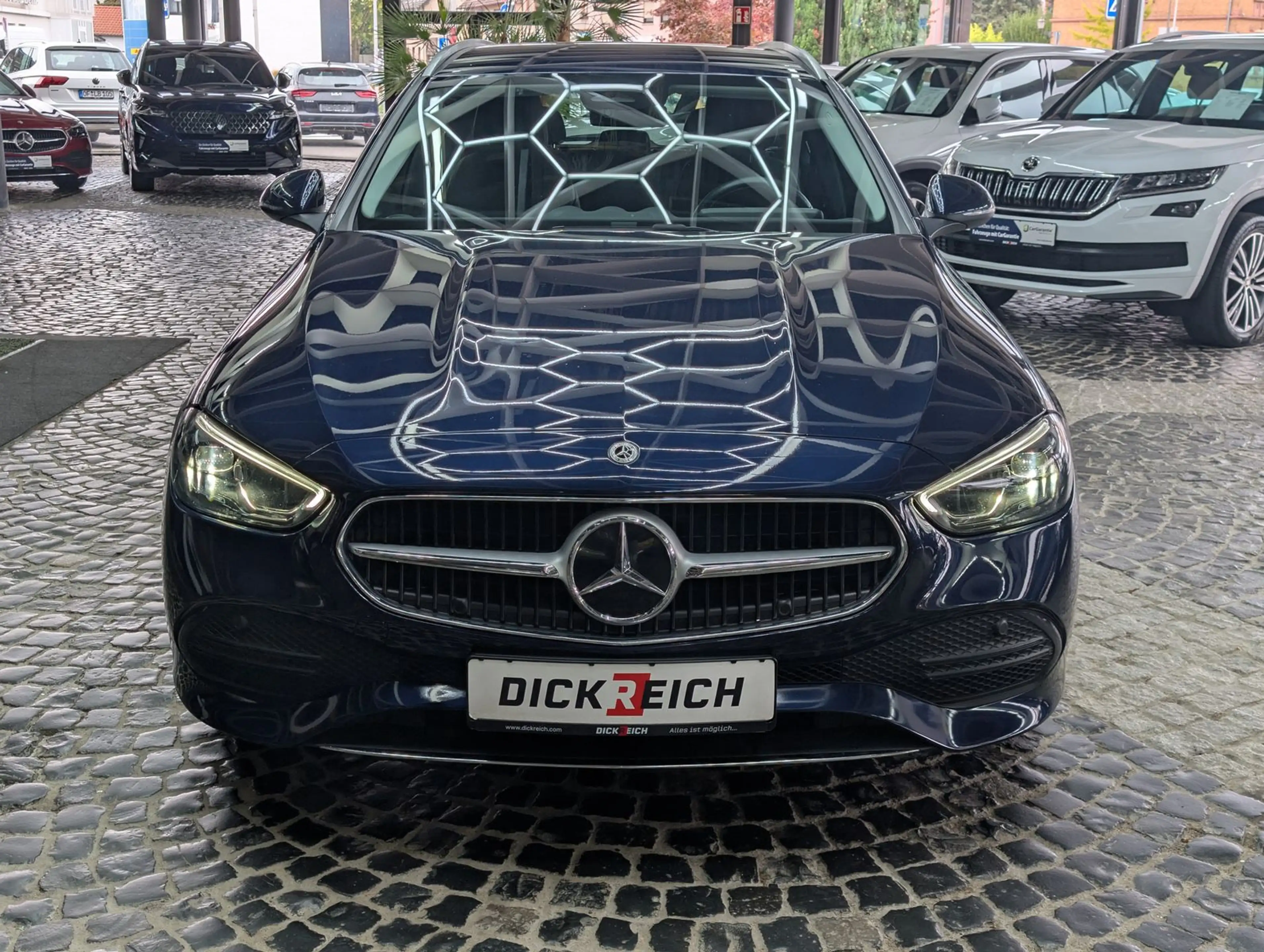 Mercedes-Benz C 220 d Avantgarde MBUX*DIS+*KAM*AHK*AMBI*LED — photo 3