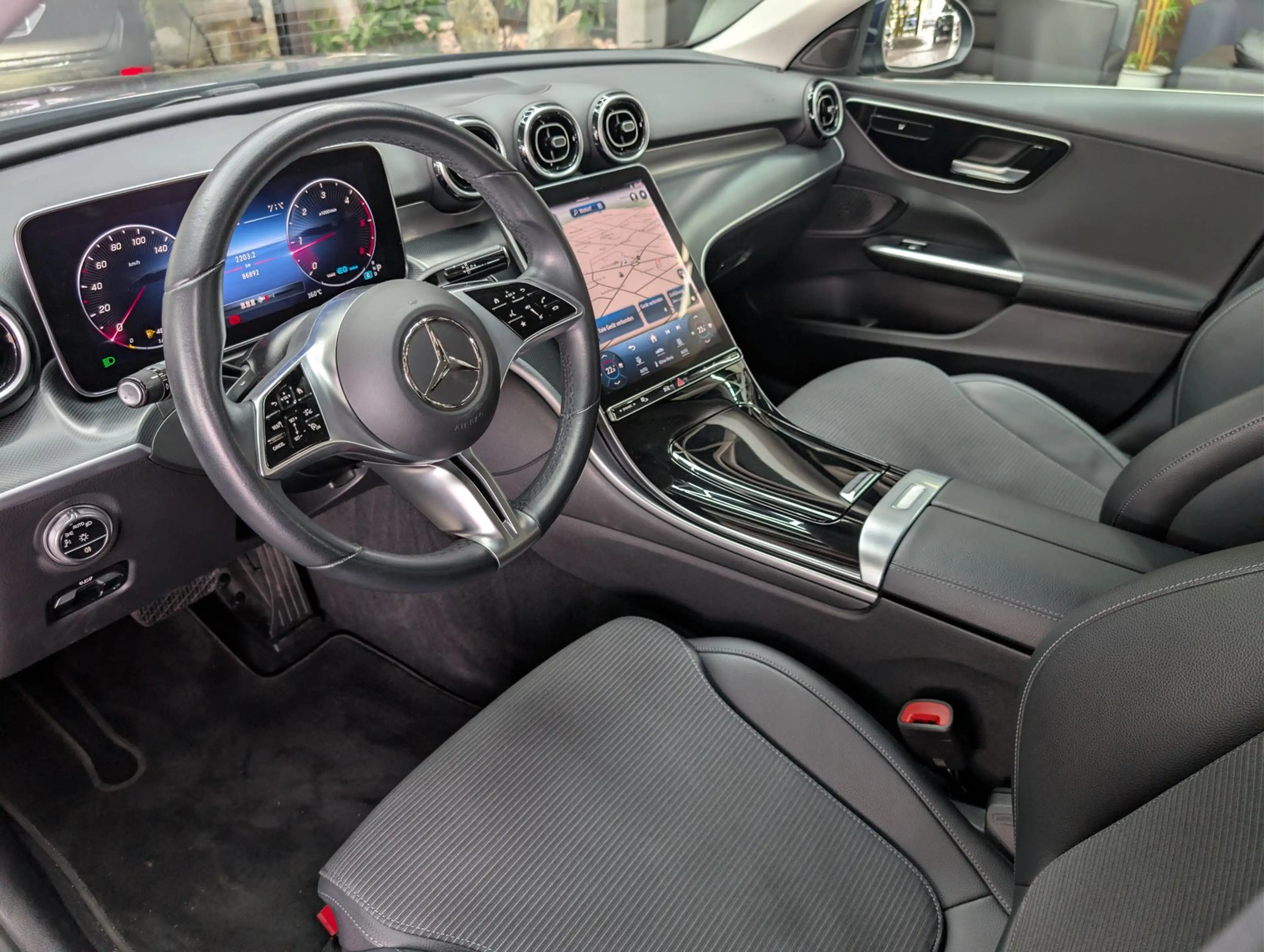Mercedes-Benz C 220 d Avantgarde MBUX*DIS+*KAM*AHK*AMBI*LED — photo 13