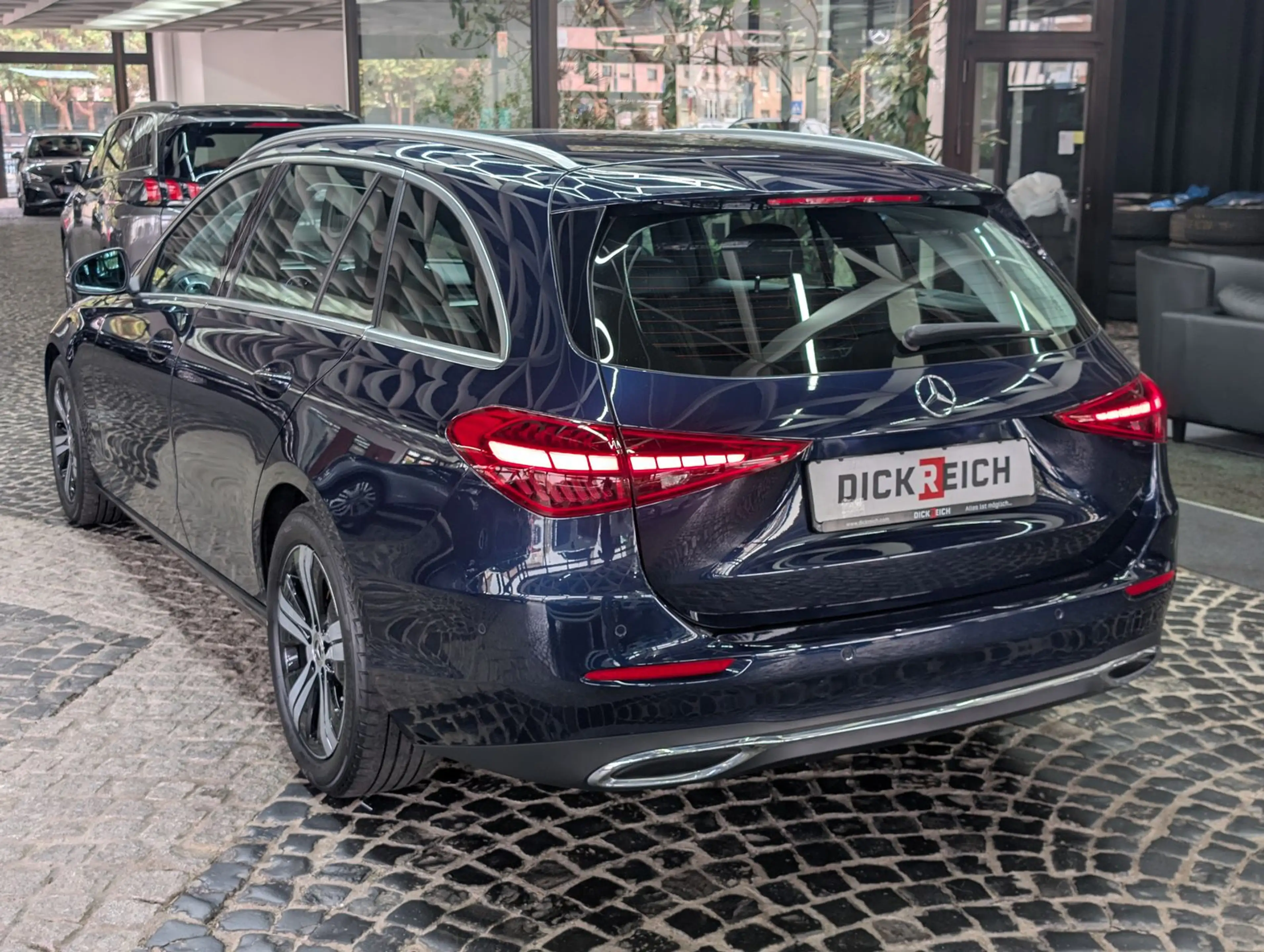 Mercedes-Benz C 220 d Avantgarde MBUX*DIS+*KAM*AHK*AMBI*LED — photo 6