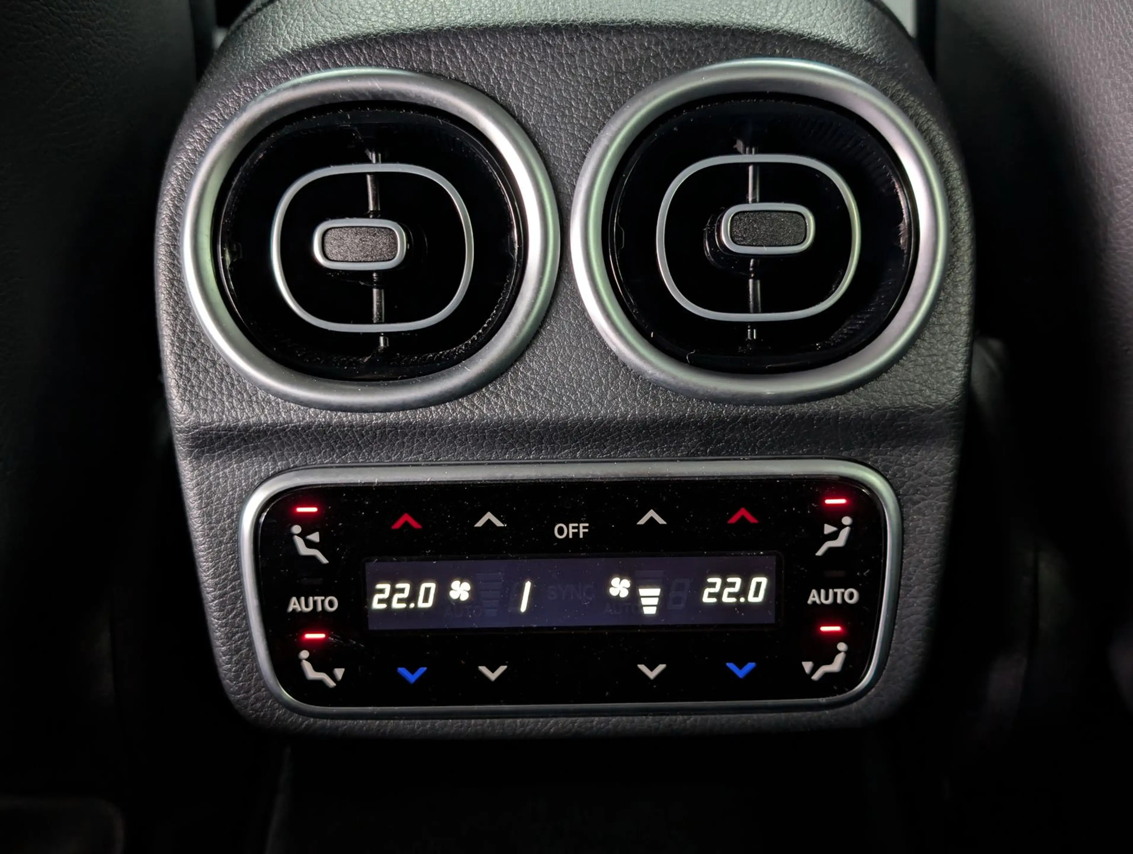 Mercedes-Benz C 220 d Avantgarde MBUX*DIS+*KAM*AHK*AMBI*LED — photo 15