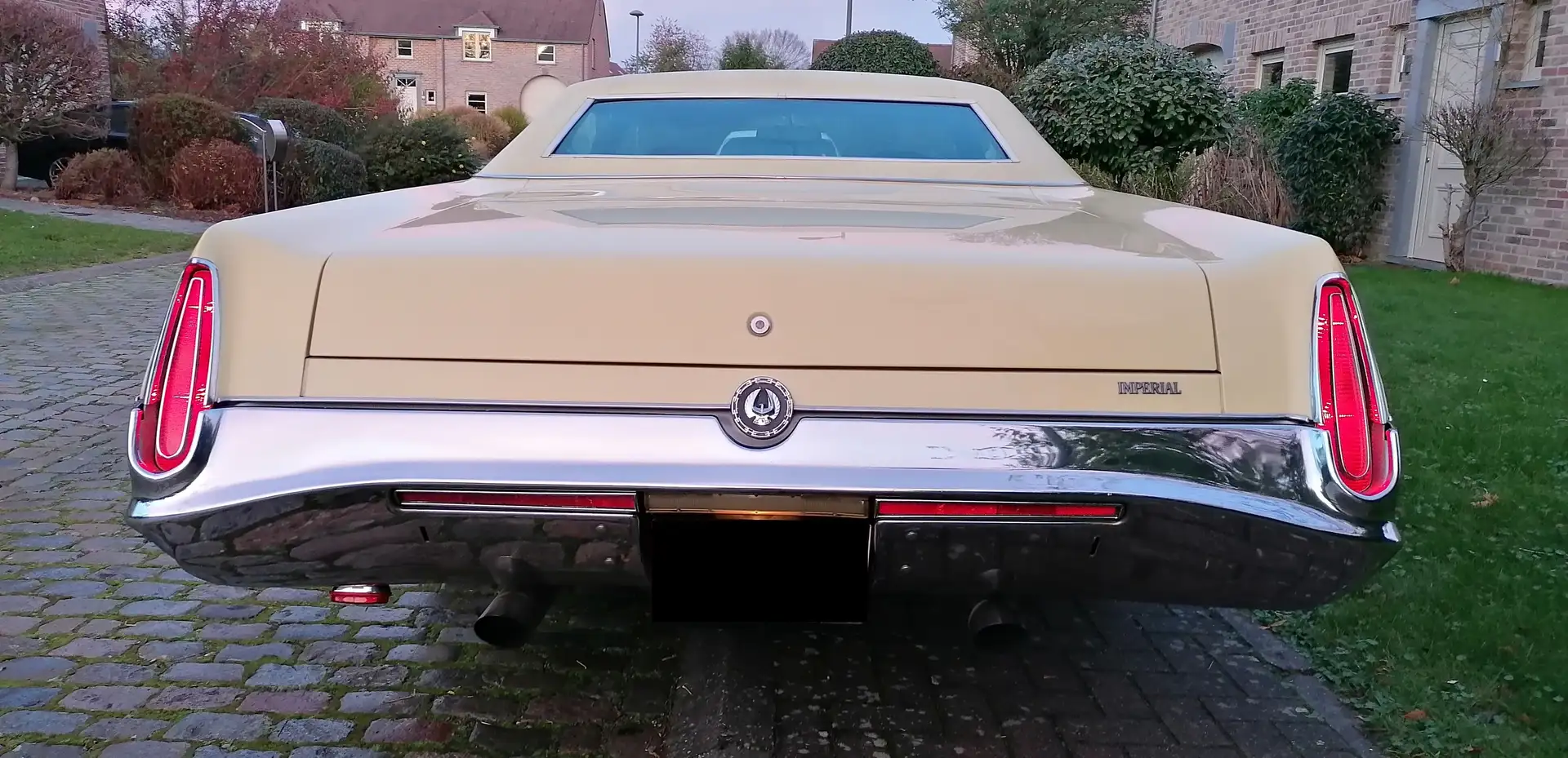 Chrysler Imperial Le Baron Gelb - 2