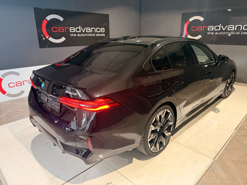 BMW 550 e xDrive M Sport Pro "21" INDIVIDUAL B&W — photo 8
