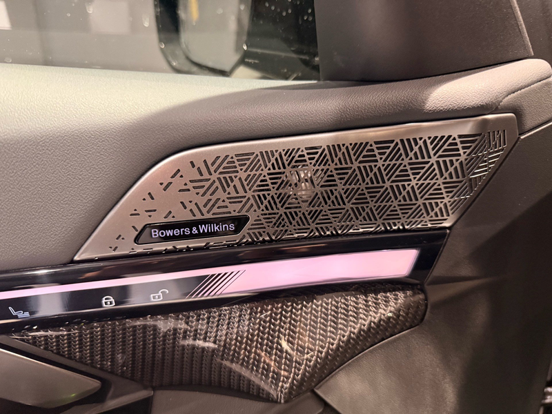 BMW 550 e xDrive M Sport Pro "21" INDIVIDUAL B&W — photo 14