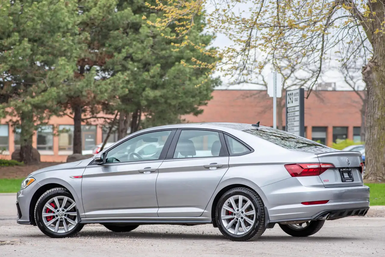 Volkswagen Jetta снимка Volkswagen Jetta