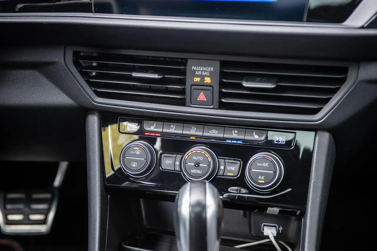 Volkswagen Jetta снимка Volkswagen Jetta