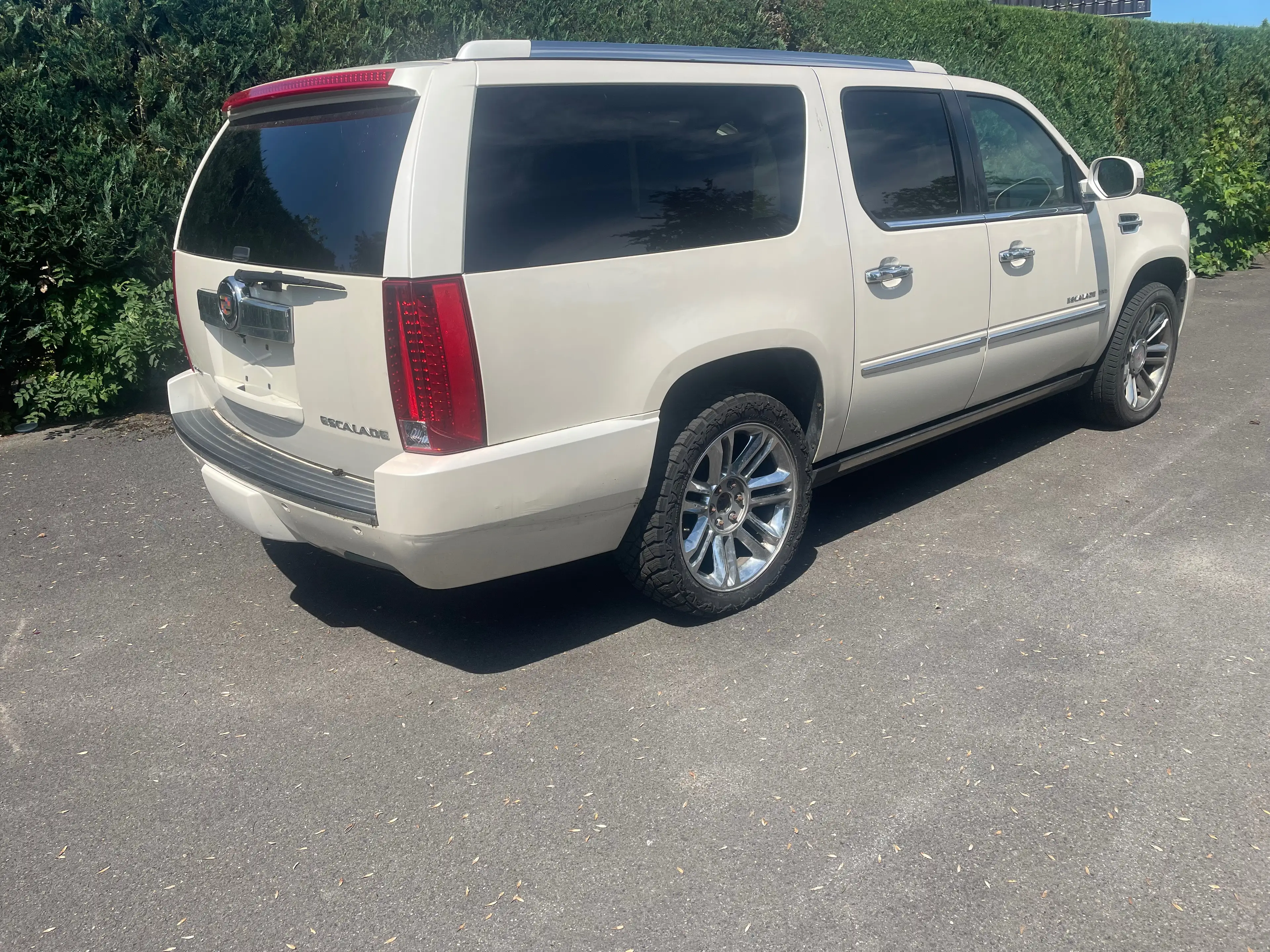 Cadillac Escalade Escalade ESV — photo 2