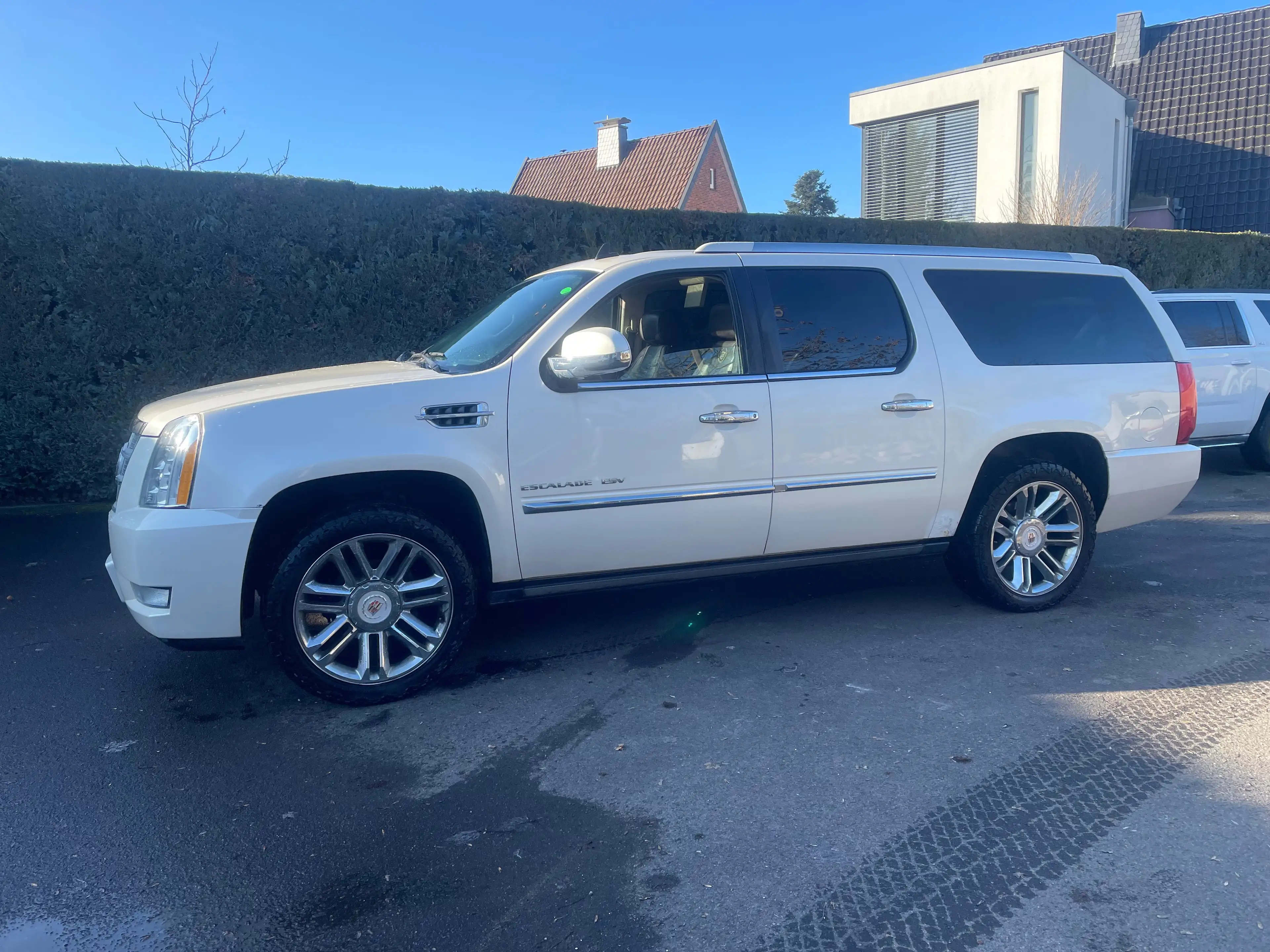 Cadillac Escalade Escalade ESV — photo 3