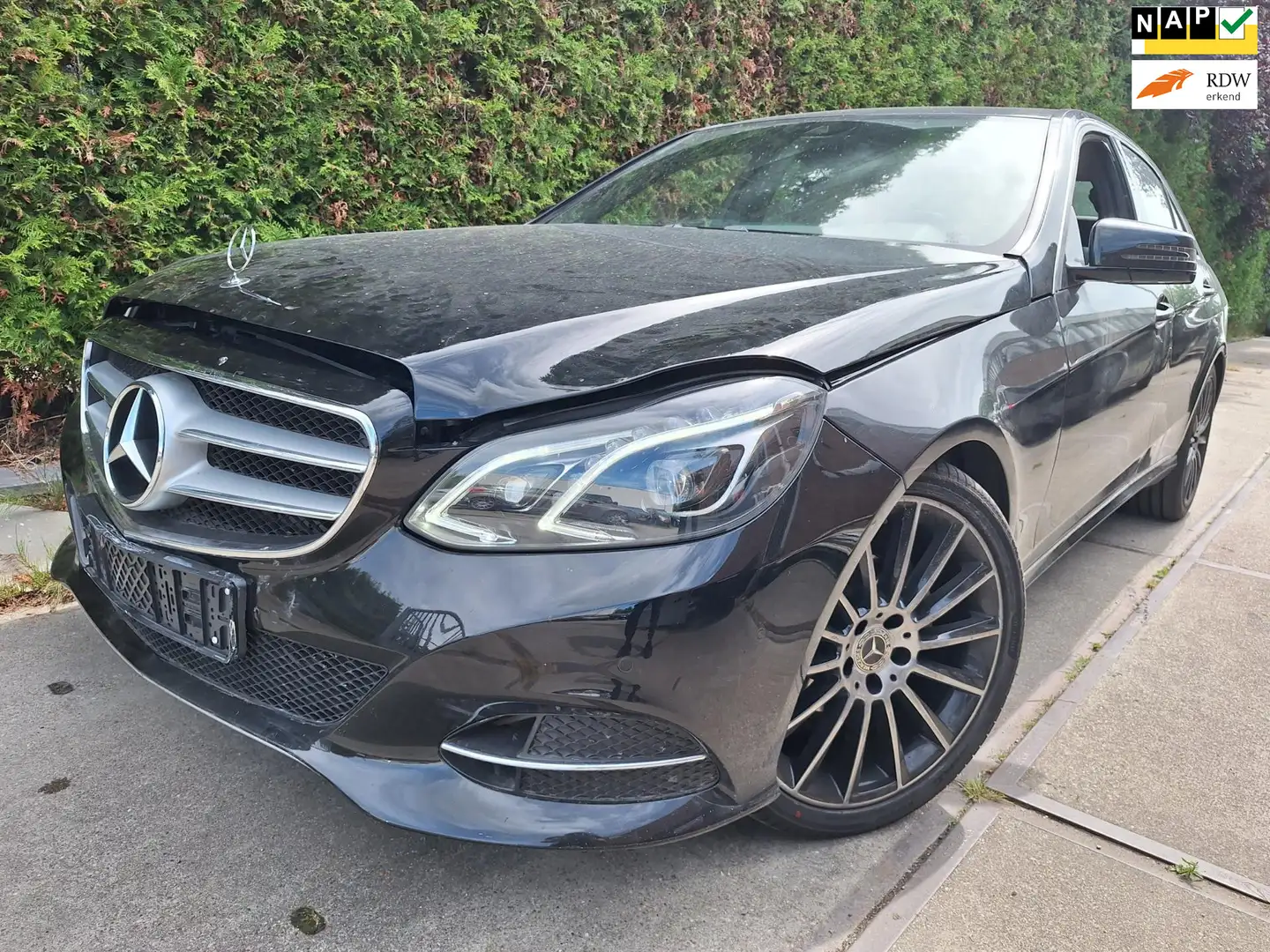 Mercedes-Benz E 220 BlueTEC Ambition Zwart - 1