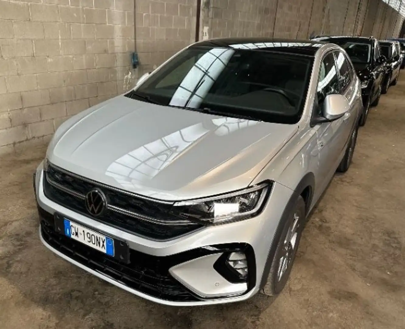 Volkswagen Taigo 1.0 tsi R-Line 110cv dsg UFFICIALE VOLKSWAGEN Gris - 1