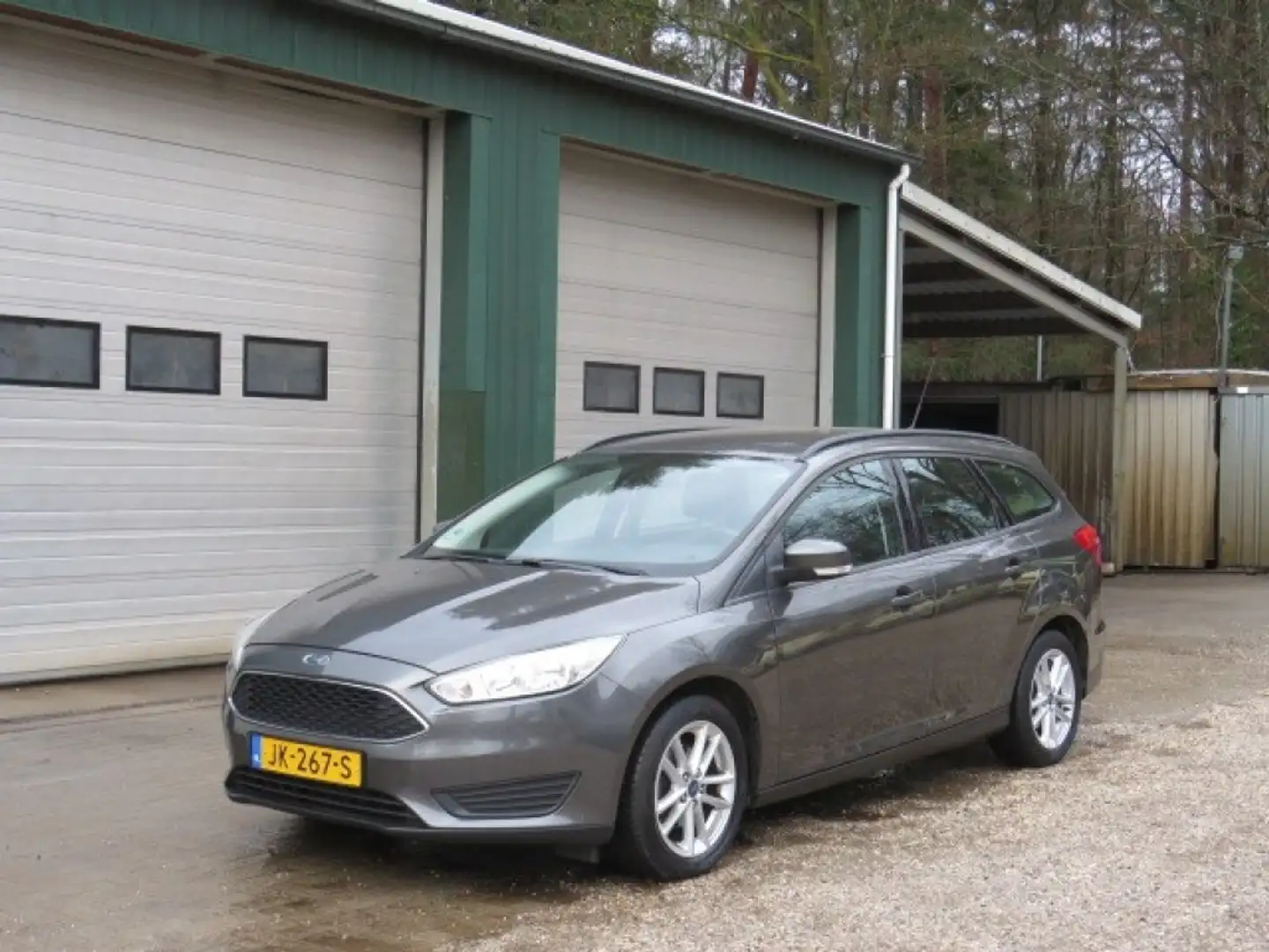 Ford Focus 1.0 TREND Grau - 2