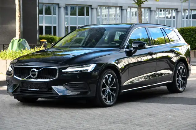 Volvo V60 Kombi Momentum Pro| 1.HAND| LED| KEYLESS|SZH