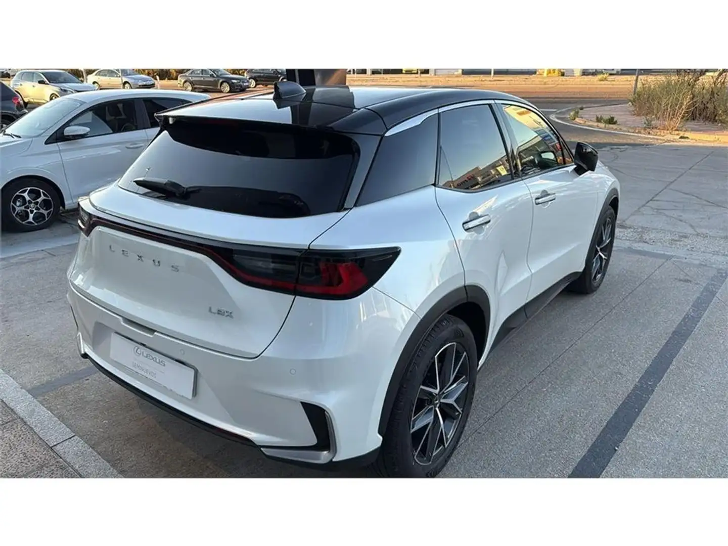 Lexus LBX EMOTION+ Weiß - 2