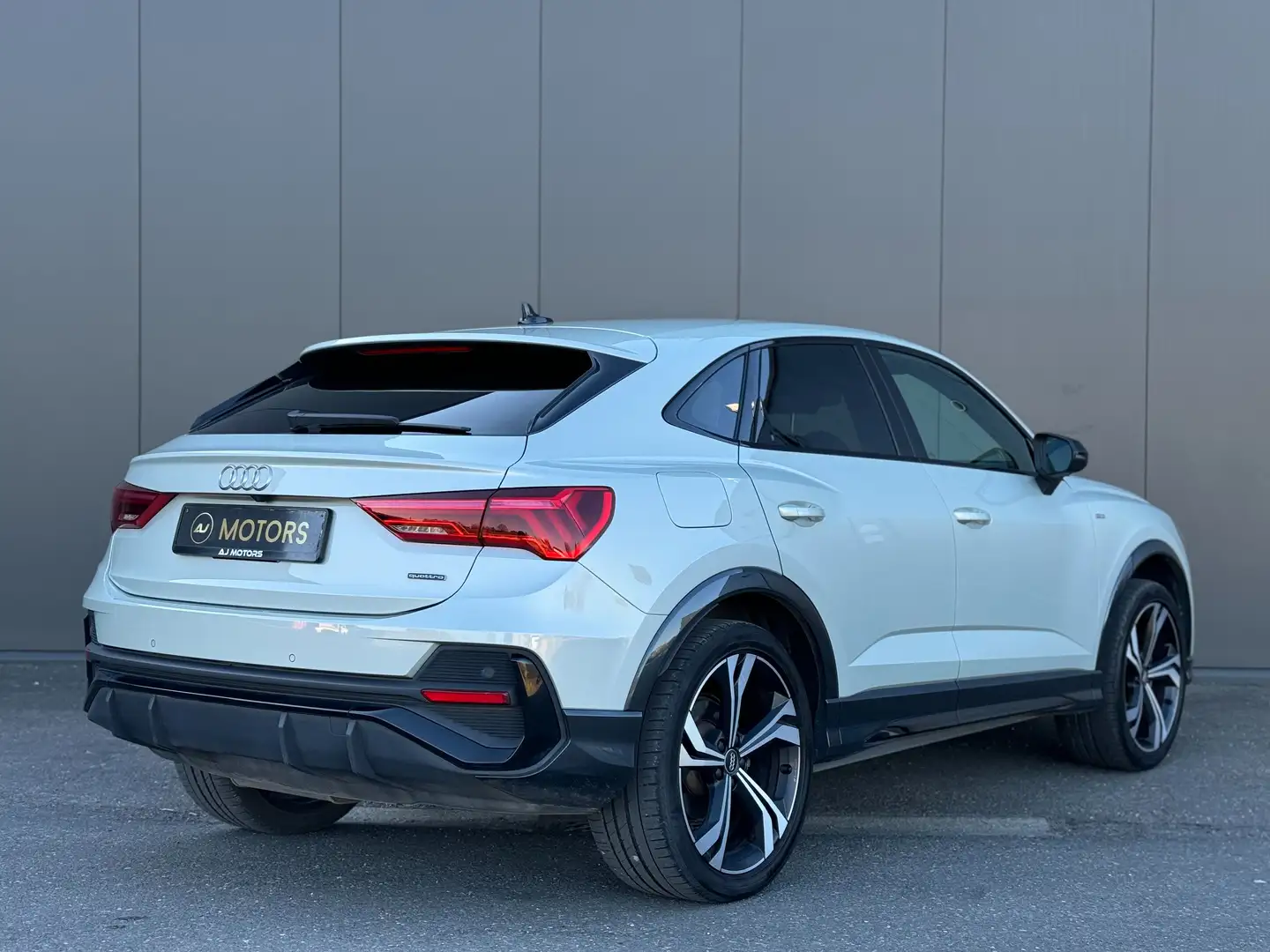 Audi Q3 Sportback 40 TDi Quattro 190cv - S-Line plus - B&O Gris - 2