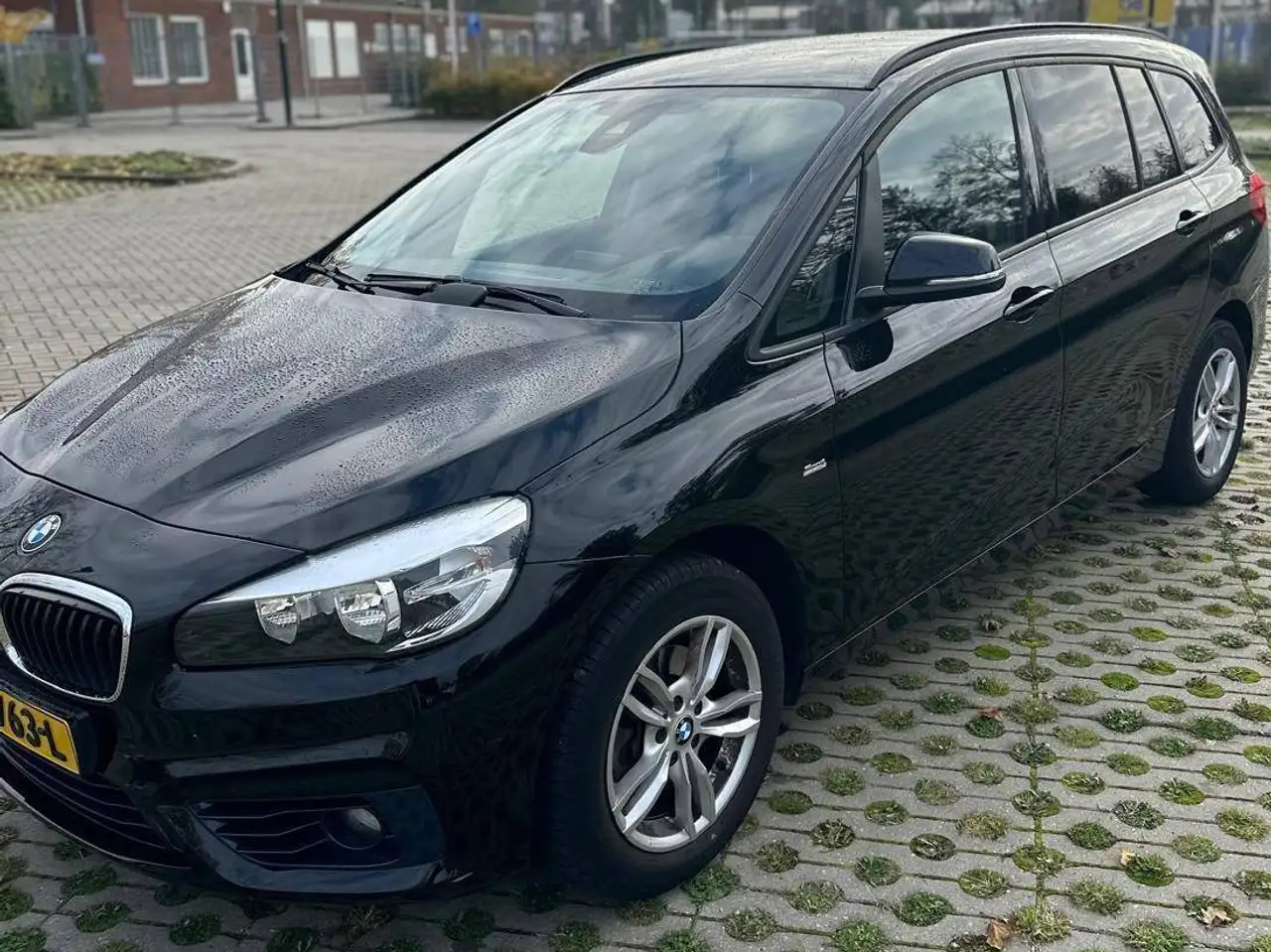 BMW 218