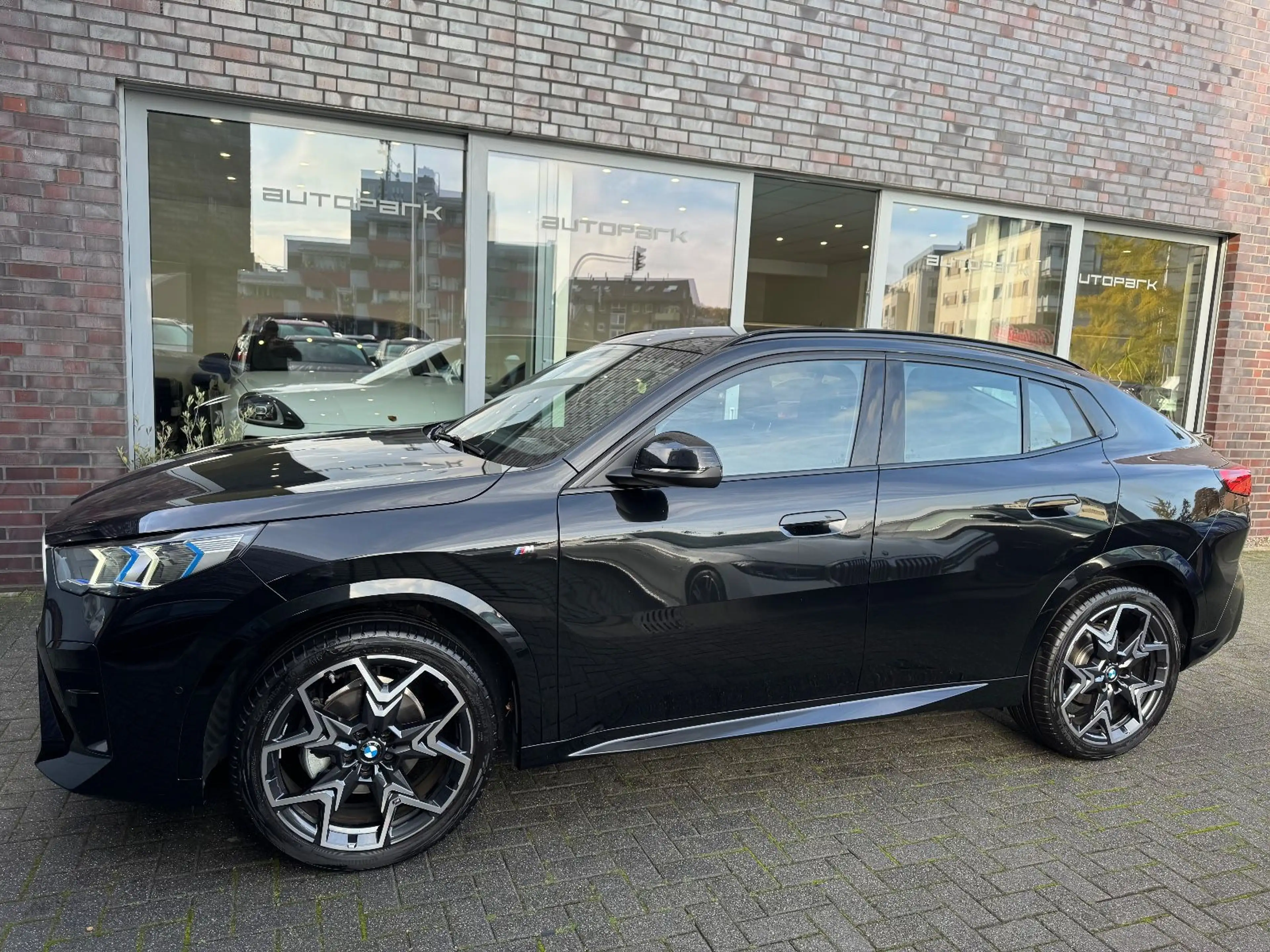 BMW X2 20d xDrive M Sport AHK h/k DA+ Ad-LED RFK 20" — photo 11