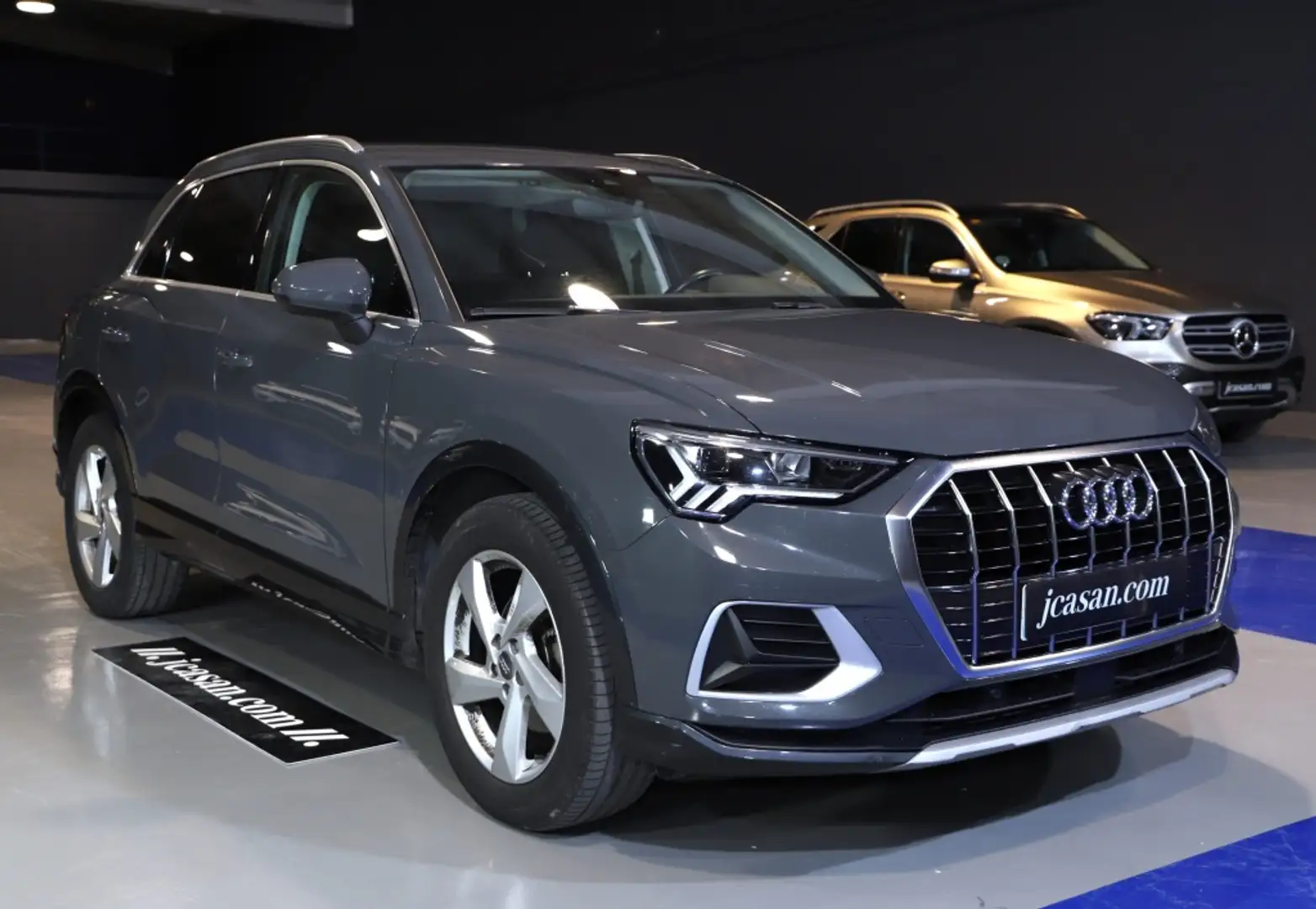 Audi Q3 35 TFSI Advanced S tronic Gris - 2