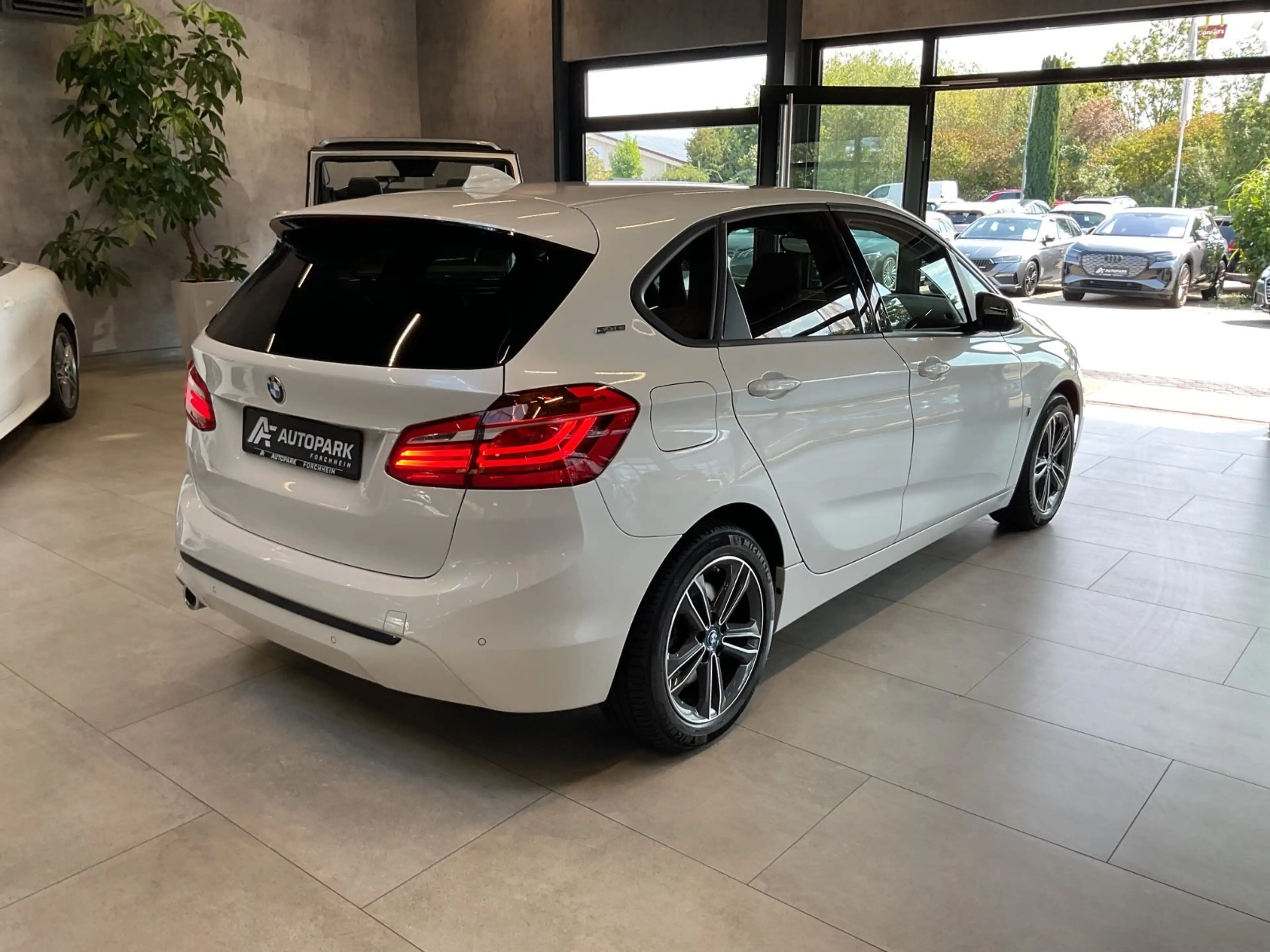 BMW 225 xe Sport Line Alu LED Navi PDC Sitzheizung — photo 4