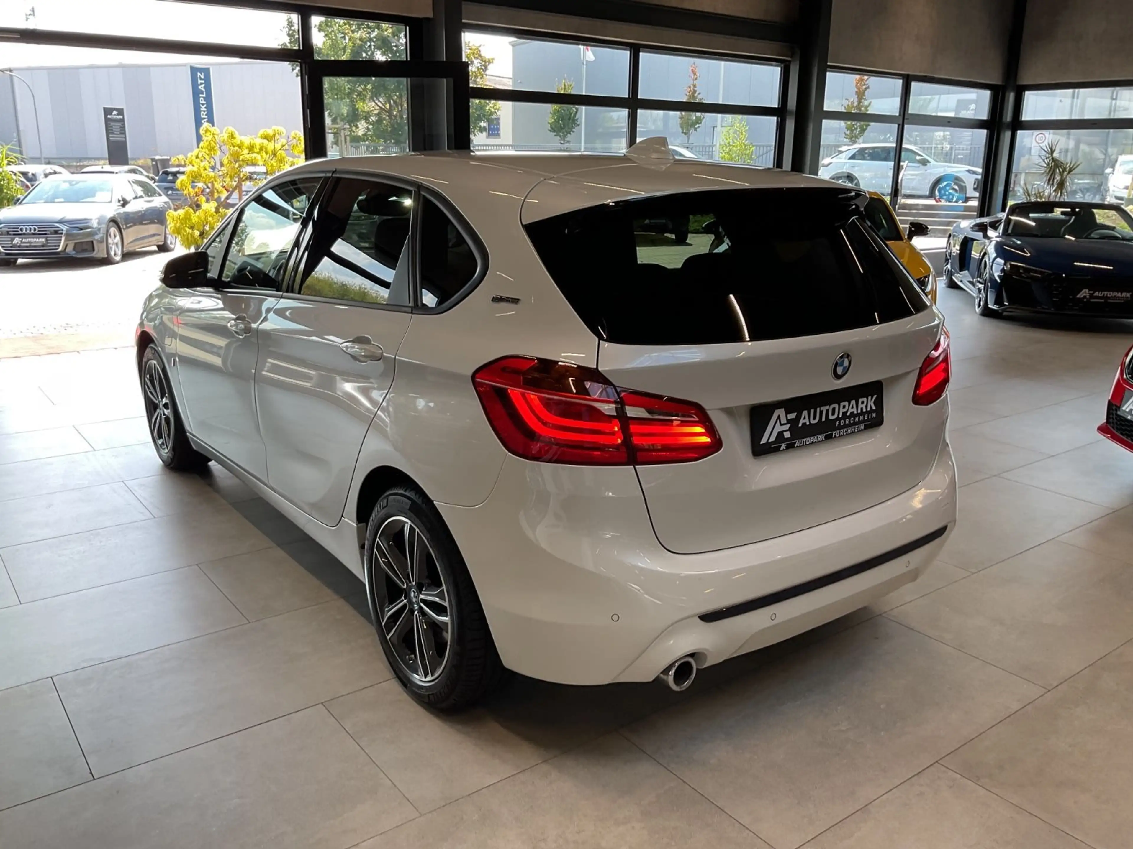 BMW 225 xe Sport Line Alu LED Navi PDC Sitzheizung — photo 5