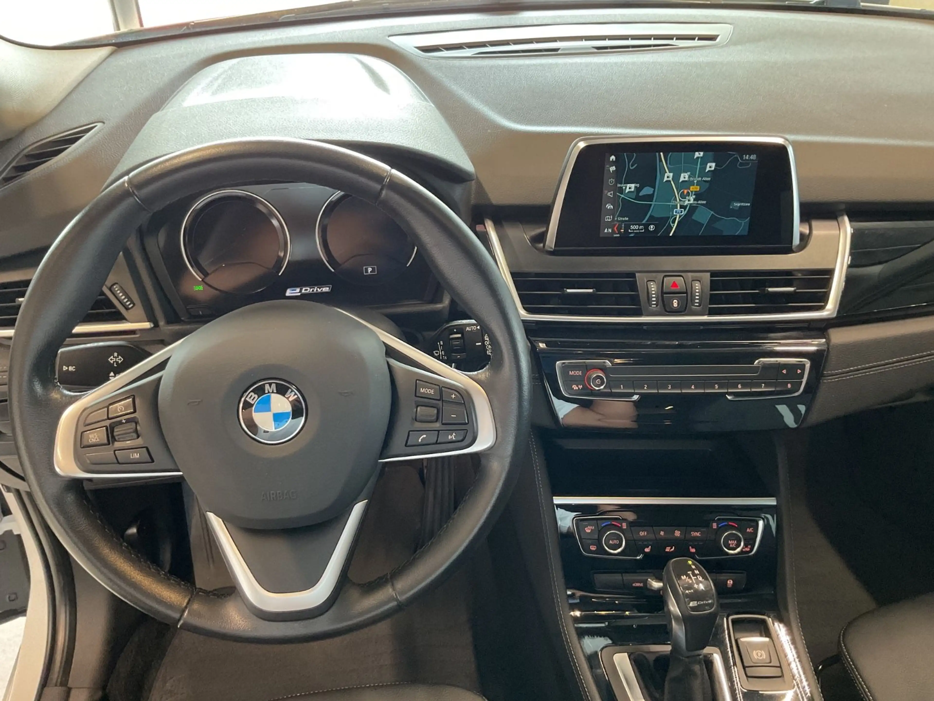 BMW 225 xe Sport Line Alu LED Navi PDC Sitzheizung — photo 7