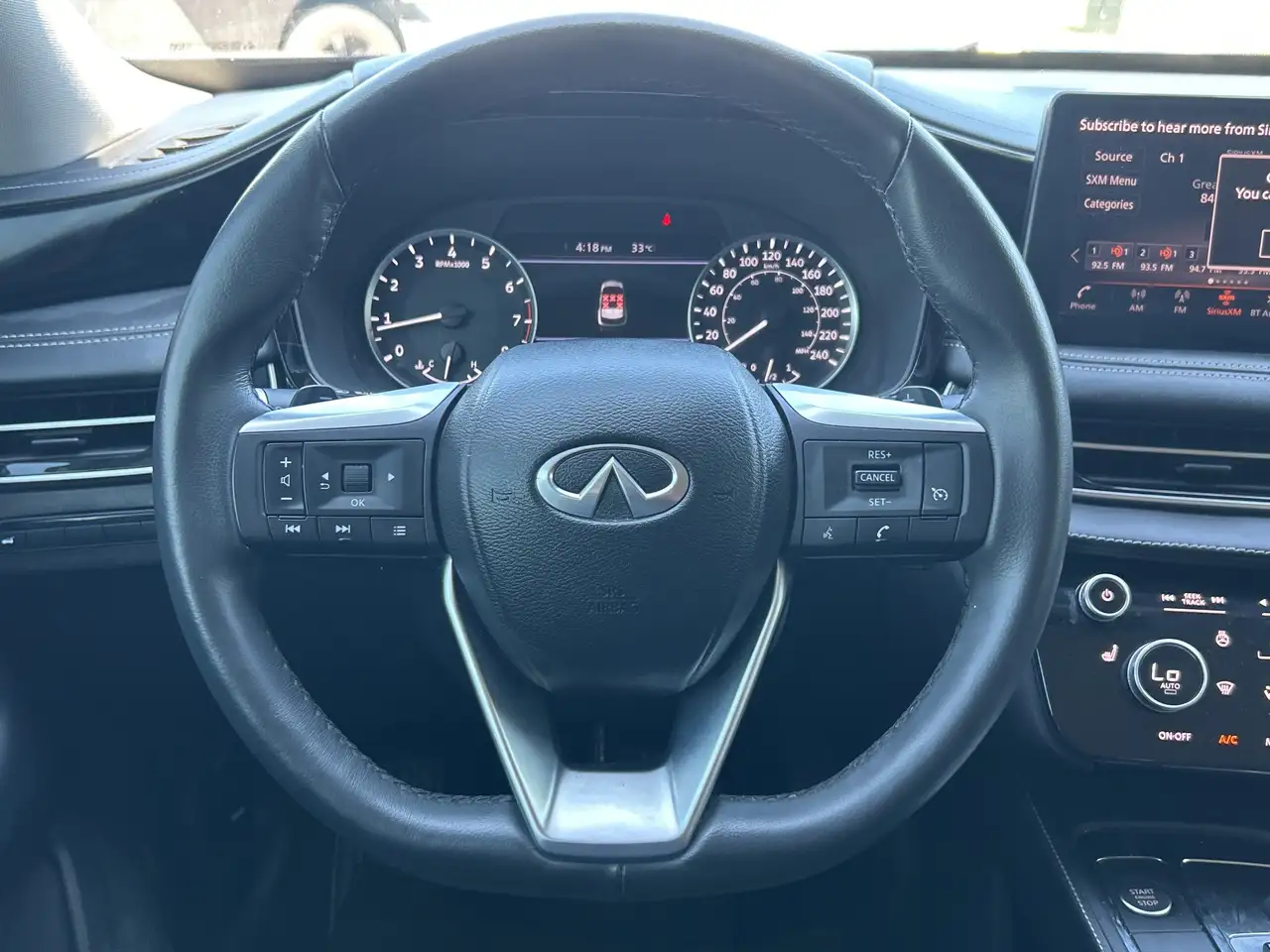 Infiniti QX60 снимка Infiniti QX60