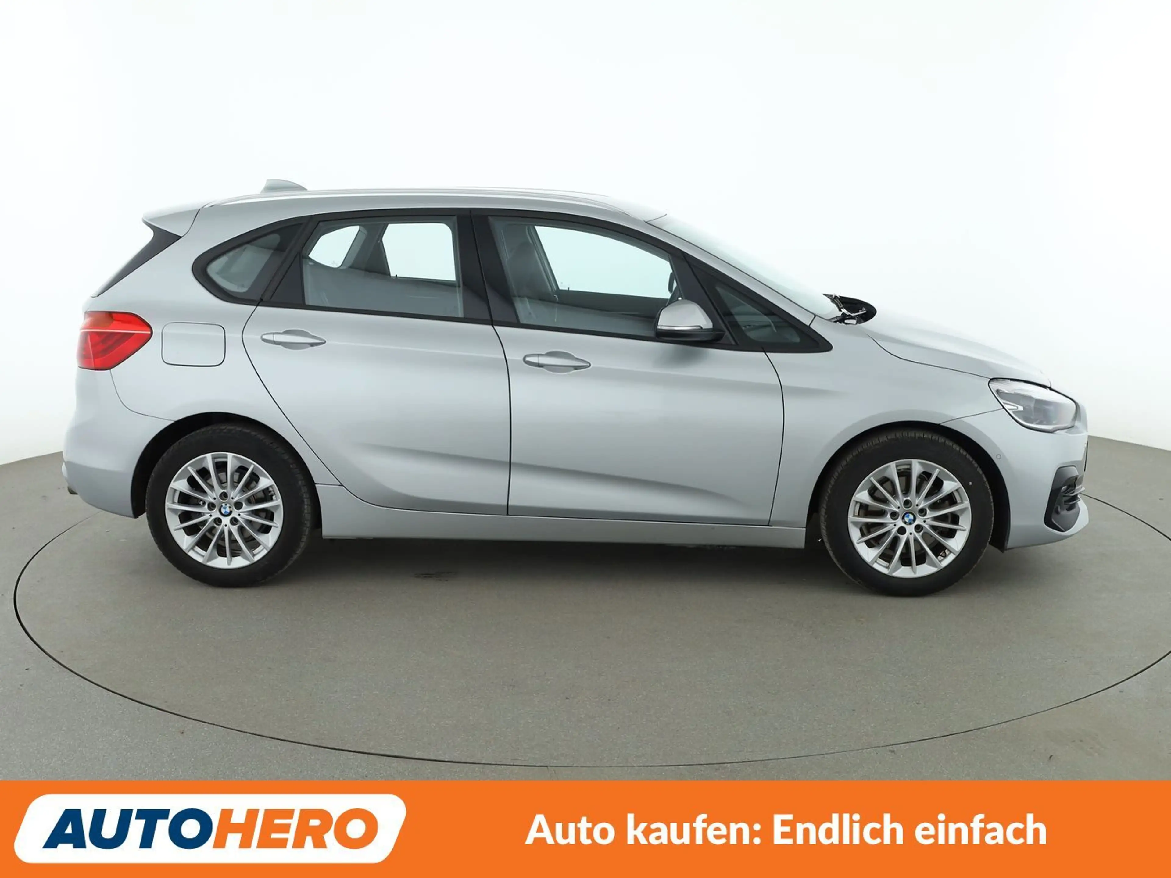 BMW 220 220d Active Tourer Sport Line Aut.*NAVI*LED*CAM* — photo 7