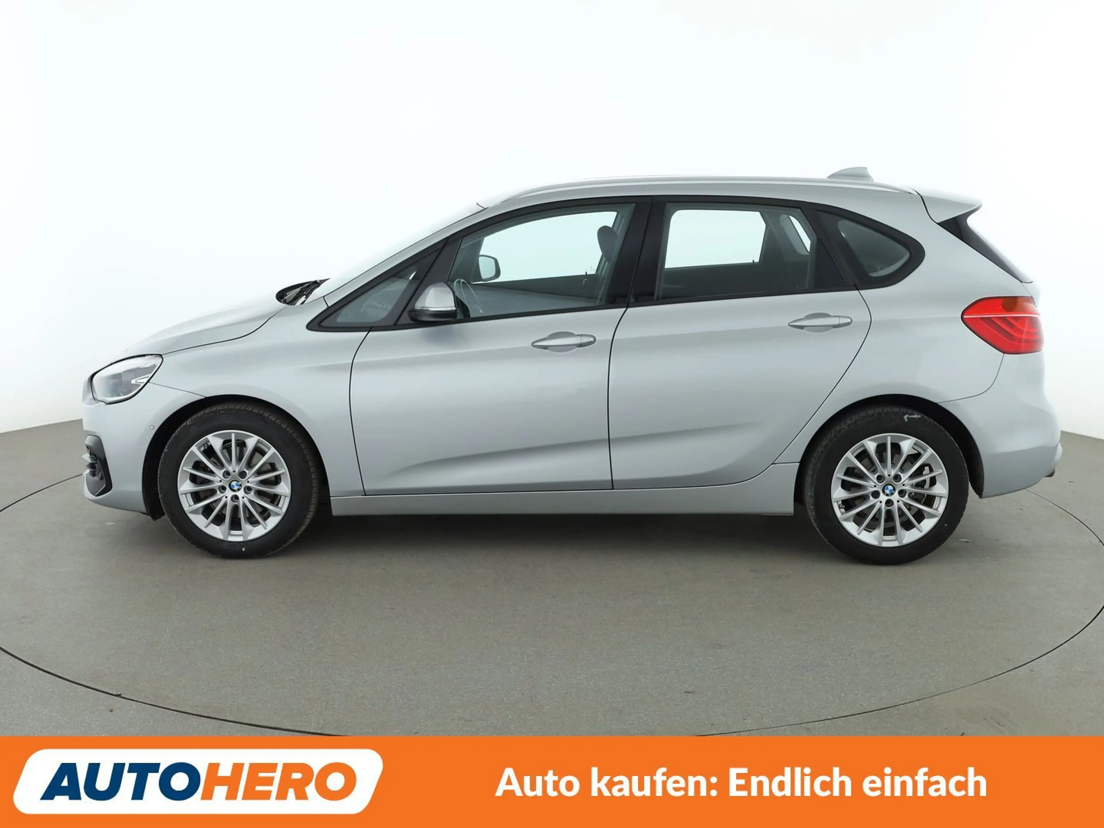 BMW 220 220d Active Tourer Sport Line Aut.*NAVI*LED*CAM* — photo 3
