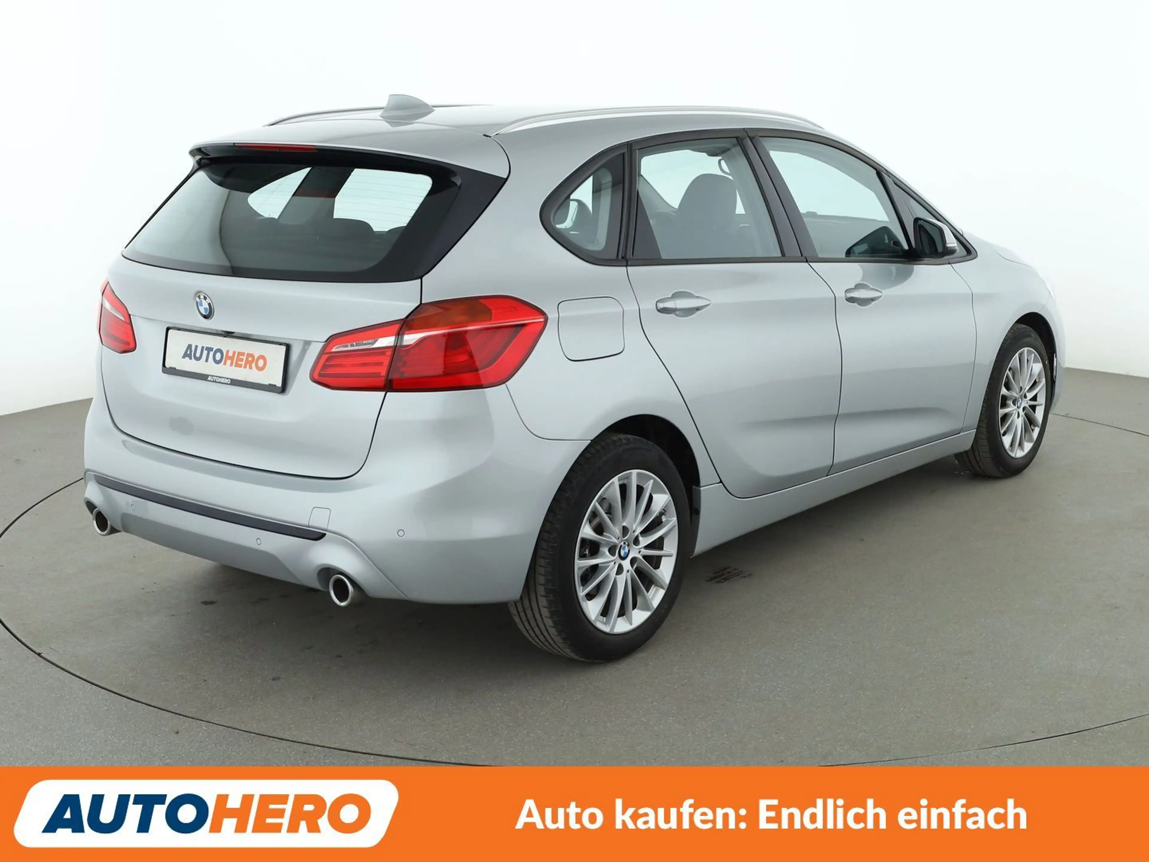 BMW 220 220d Active Tourer Sport Line Aut.*NAVI*LED*CAM* — photo 6