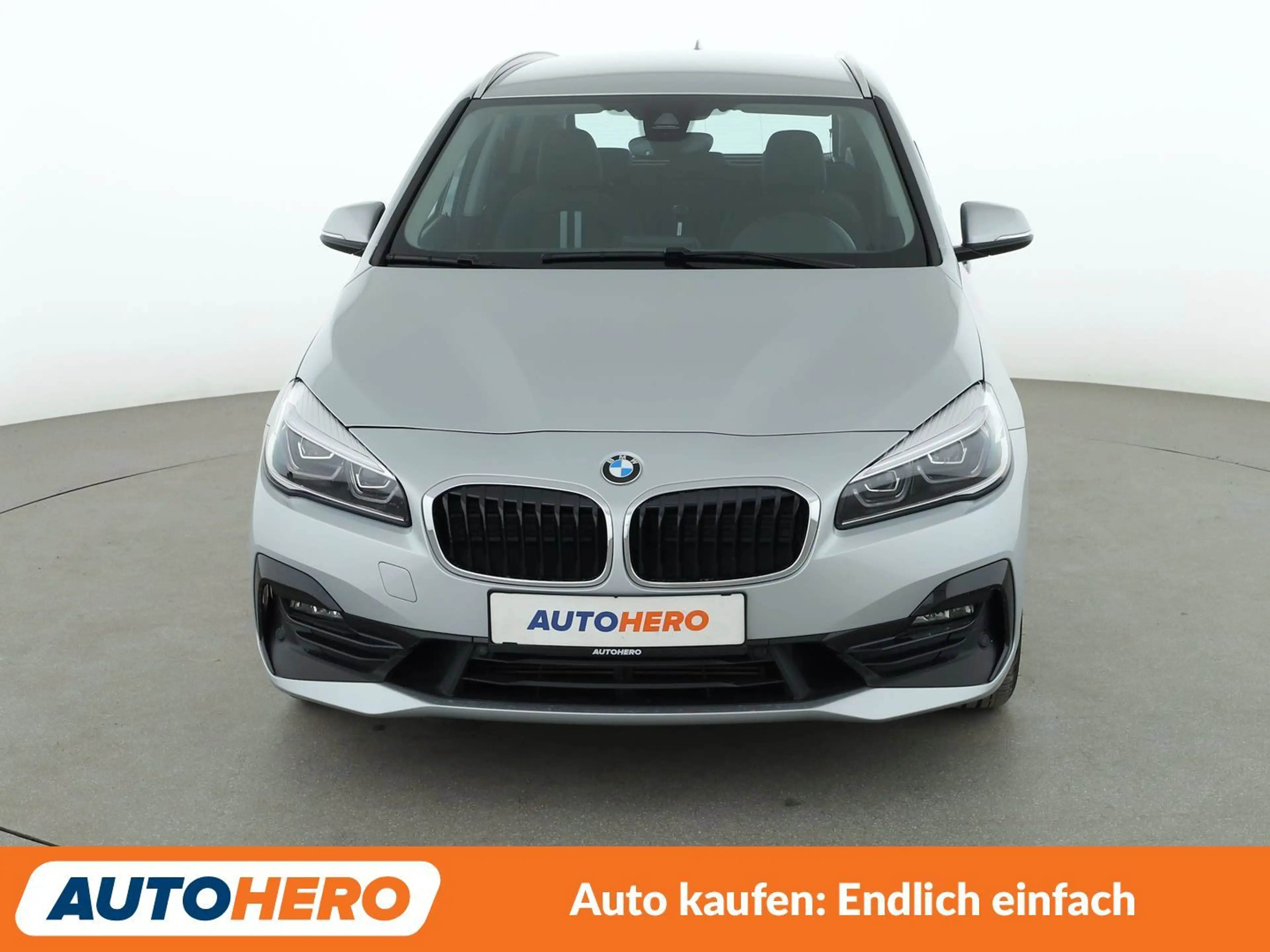 BMW 220 220d Active Tourer Sport Line Aut.*NAVI*LED*CAM* — photo 9