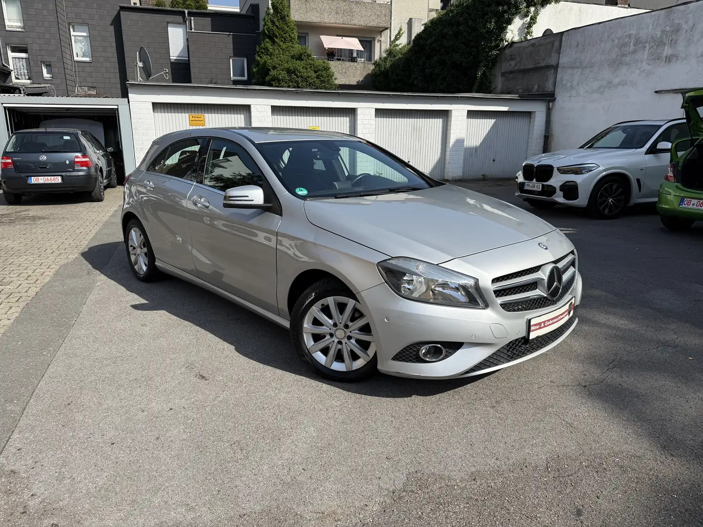 Mercedes-Benz A 180 BlueEfficiency 2.Hand, Navi, Klima, Einparkhilfe, Silber - 1