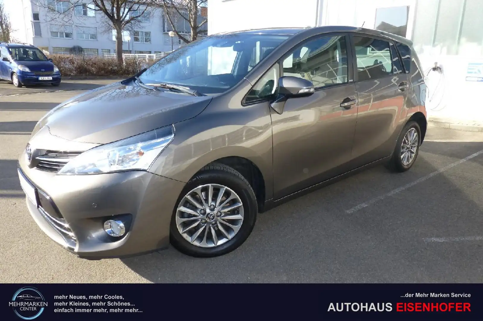 Toyota Verso Edition-S 108 kW (147 PS), Automatik, Frontantrieb Amarillo - 1