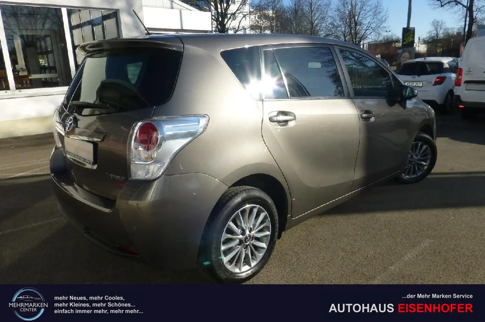 Toyota Verso Edition-S 108 kW (147 PS), Automatik, Frontantrieb Amarillo - 2