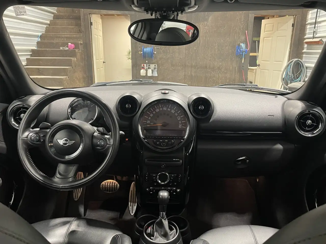 MINI Cooper Countryman снимка MINI Cooper Countryman