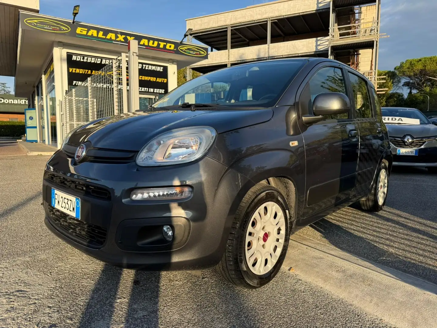Fiat Panda Panda 1.2 Lounge 69cv 5 POSTI no vincolo finanziam Grigio - 2