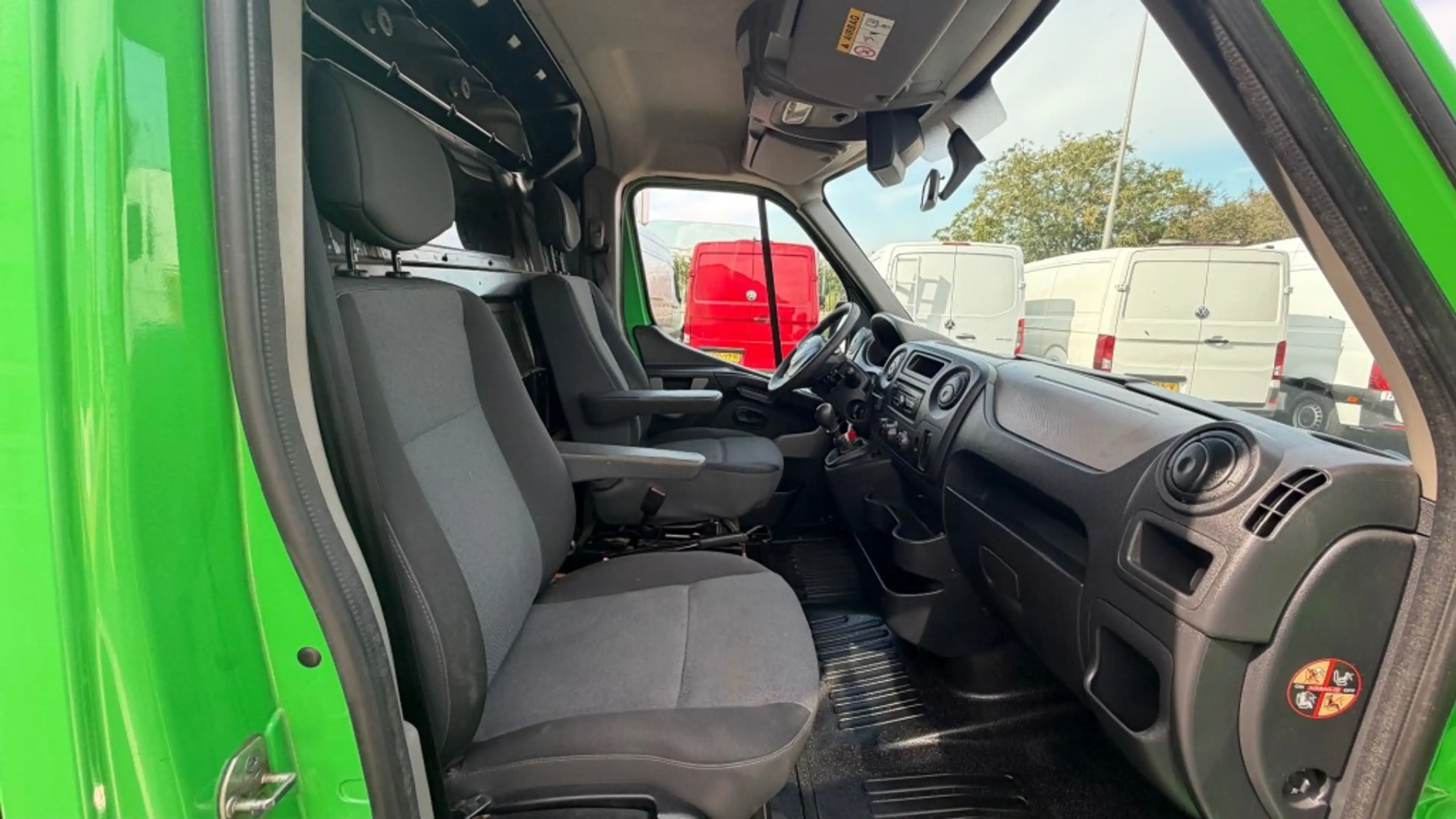 Renault Master 2.3 DCI 96KW 131PK L2H2 EURO 6 AIRCO/ CRUISE CONTR — photo 6