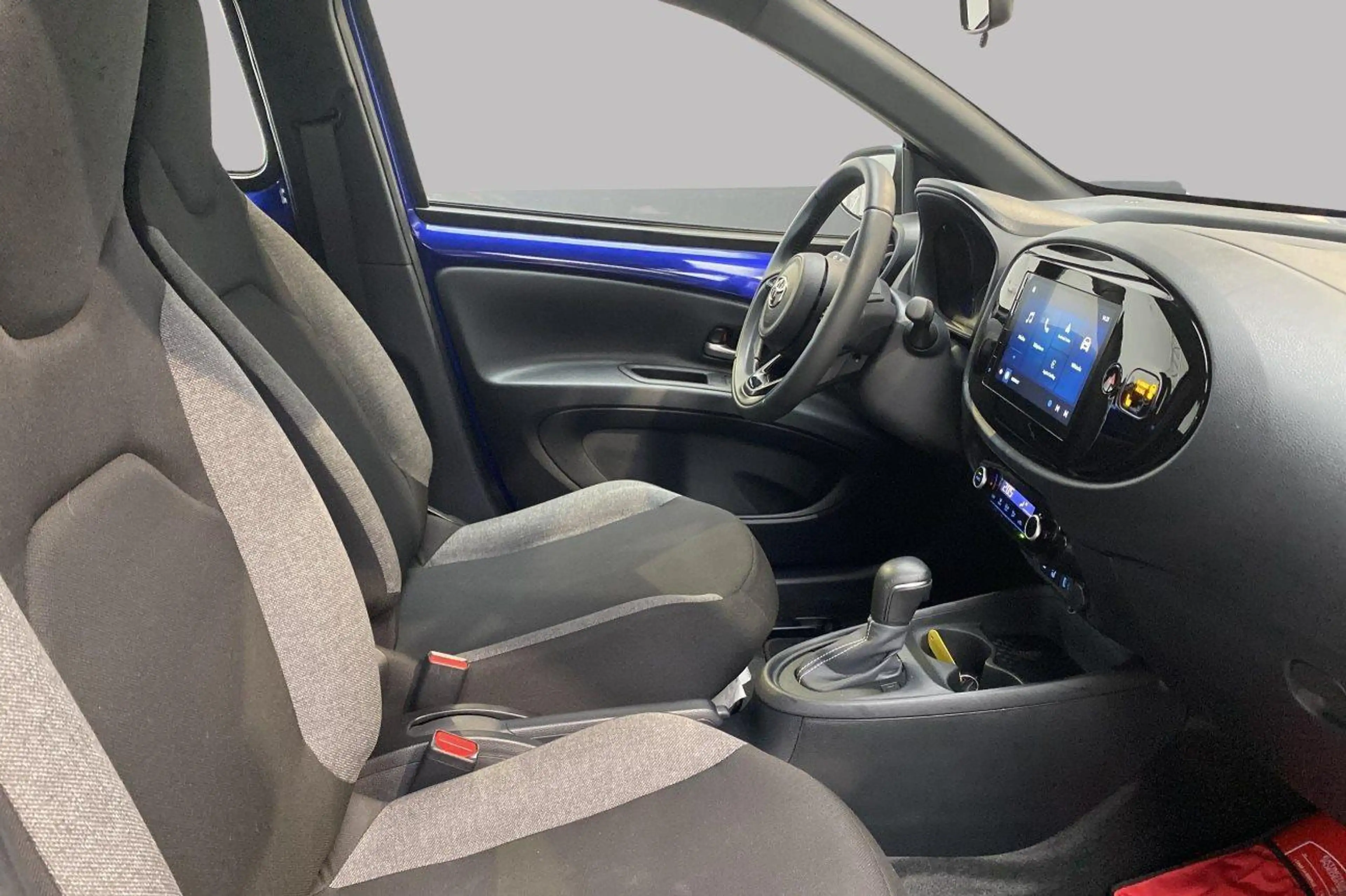 Toyota Aygo X Play 1.0i VVT-i CVT — photo 8
