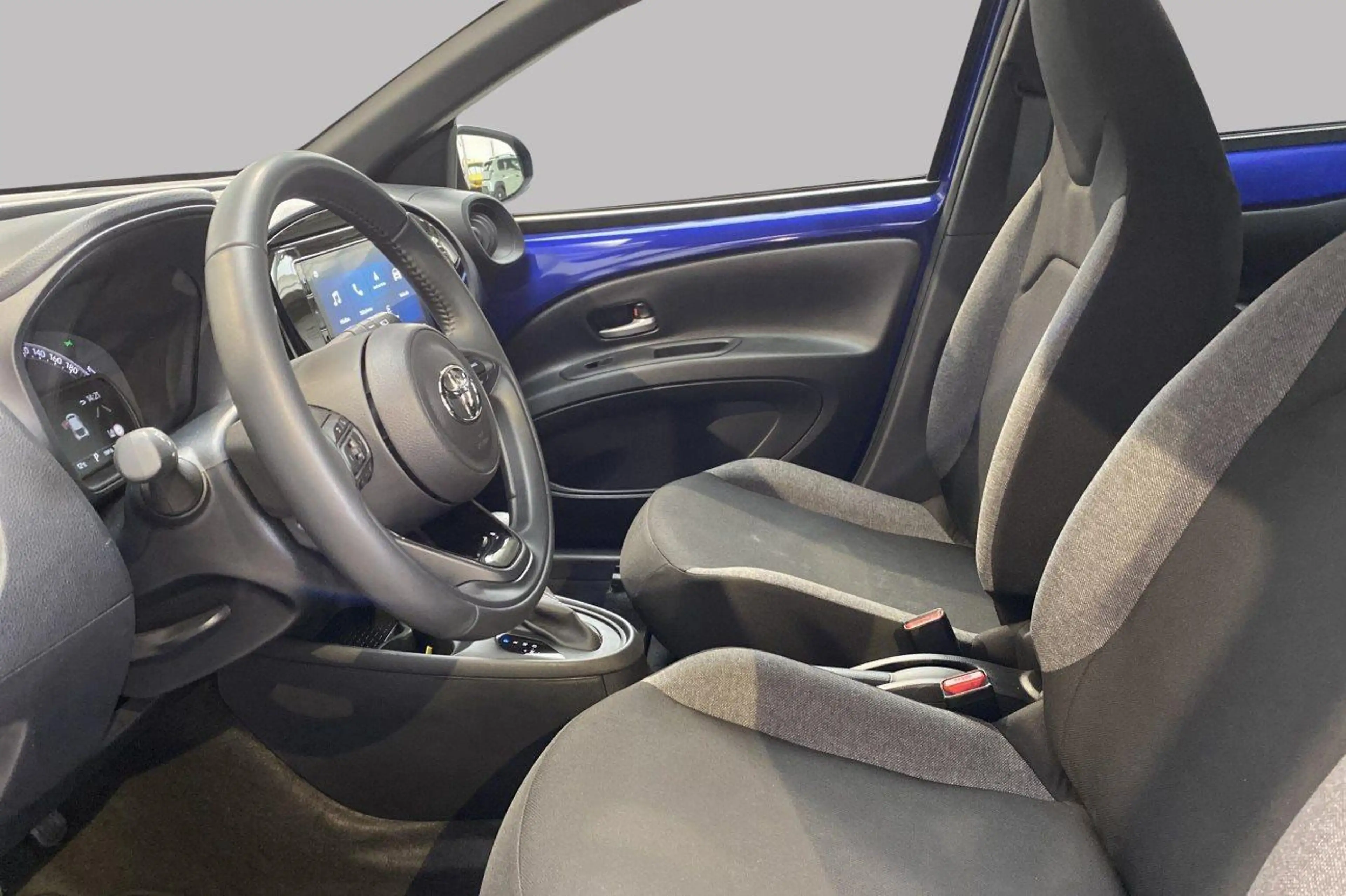 Toyota Aygo X Play 1.0i VVT-i CVT — photo 10
