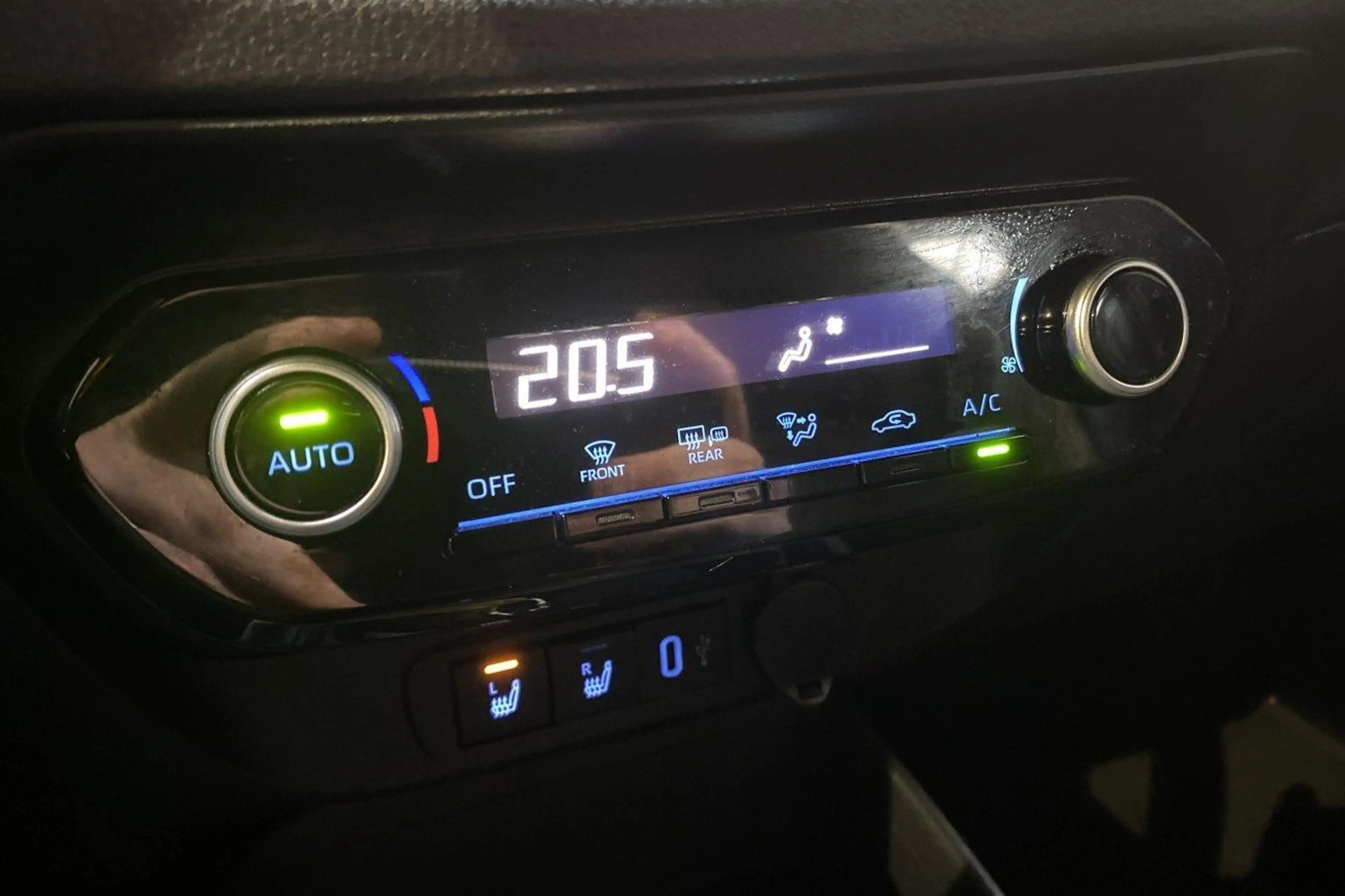 Toyota Aygo X Play 1.0i VVT-i CVT — photo 15