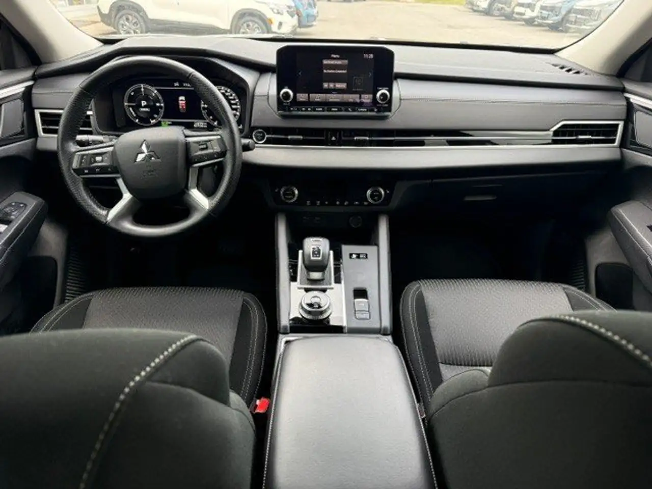 Mitsubishi Outlander снимка Mitsubishi Outlander