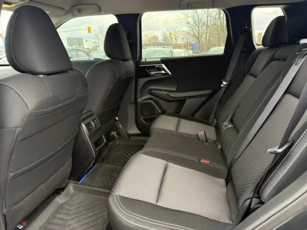 Mitsubishi Outlander снимка Mitsubishi Outlander